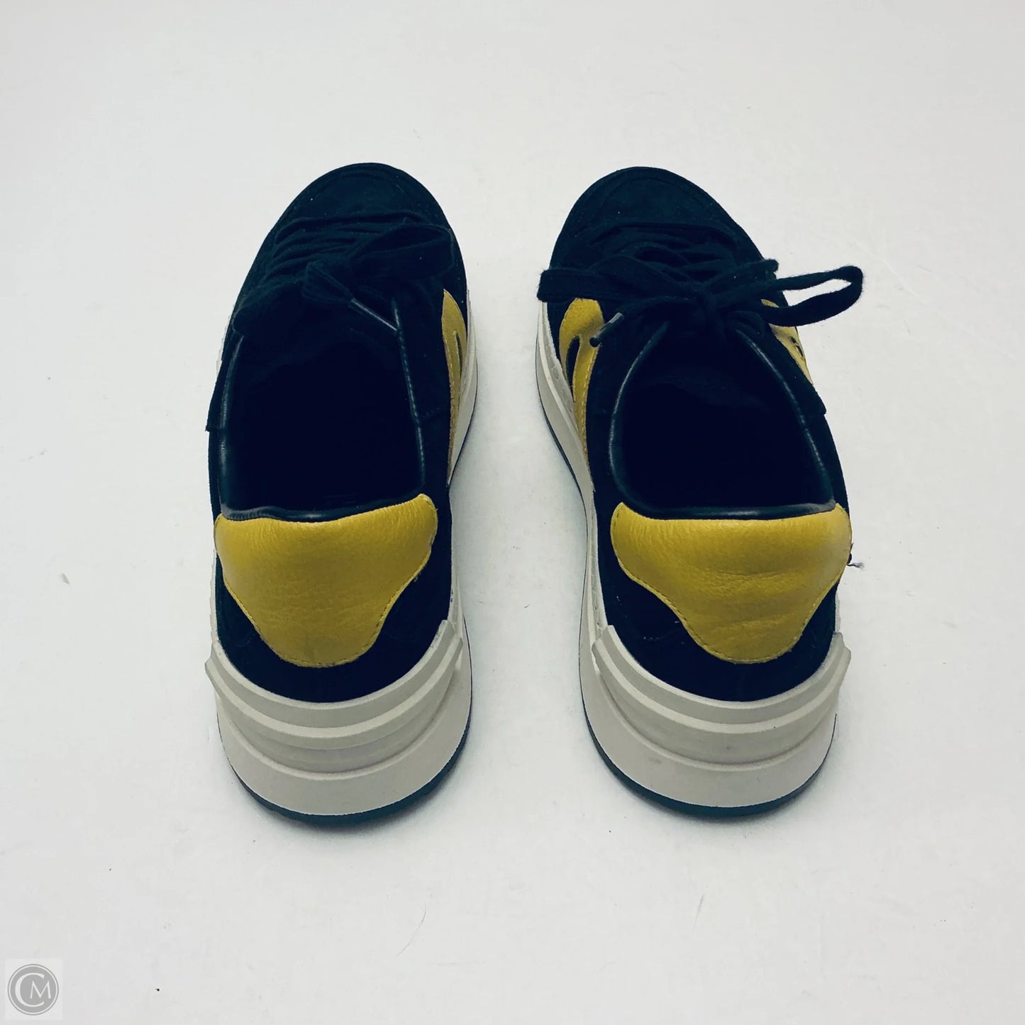 Shoes Sneakers By Steve Madden In Black & Yellow, Size: 9.5