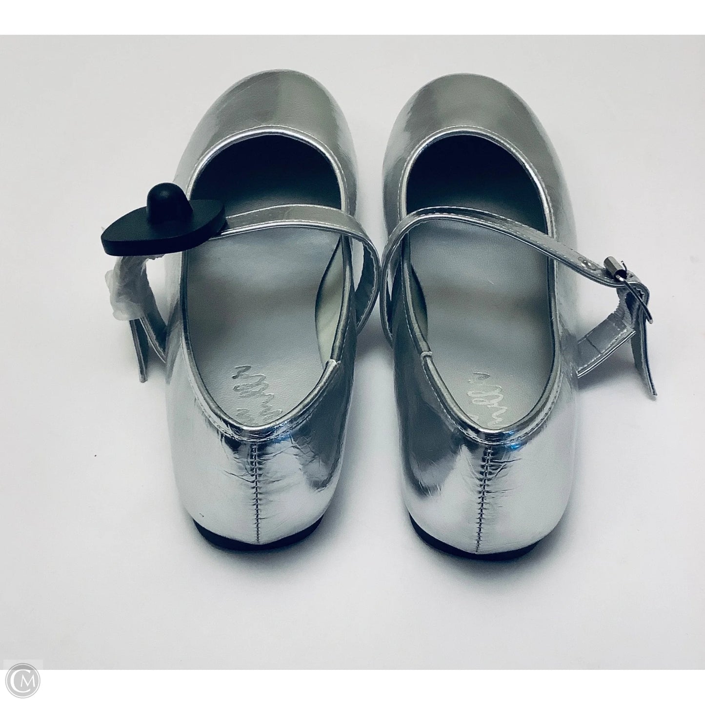 Shoes Flats By Olivia Miller In Silver, Size: 6.5
