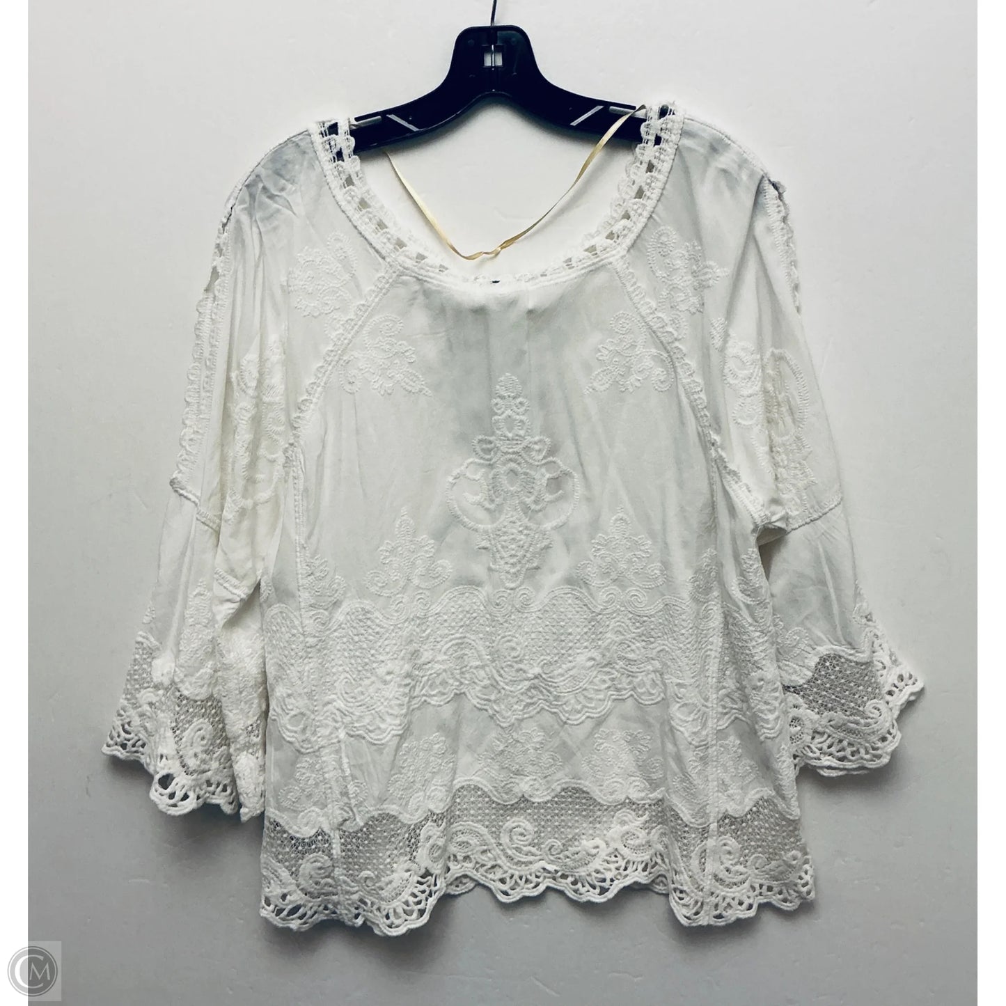 Top Long Sleeve By Democracy In White, Size: S