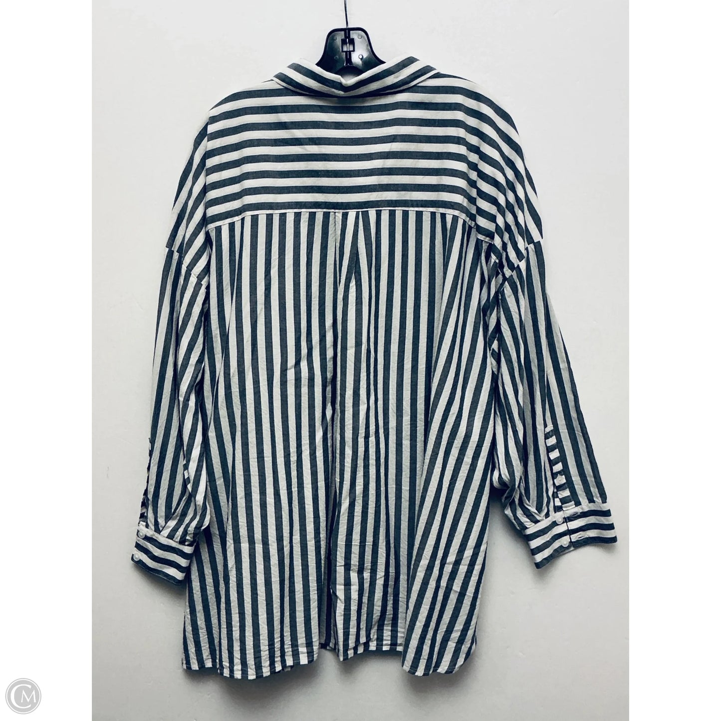 Top Long Sleeve By Torrid In Grey, Size: 4x