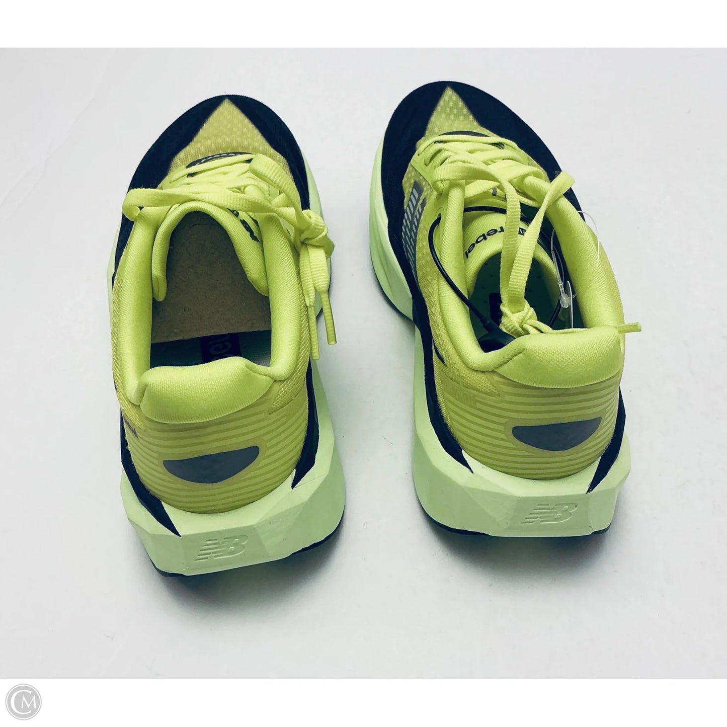 Shoes Sneakers By New Balance In Black & Yellow, Size: 7