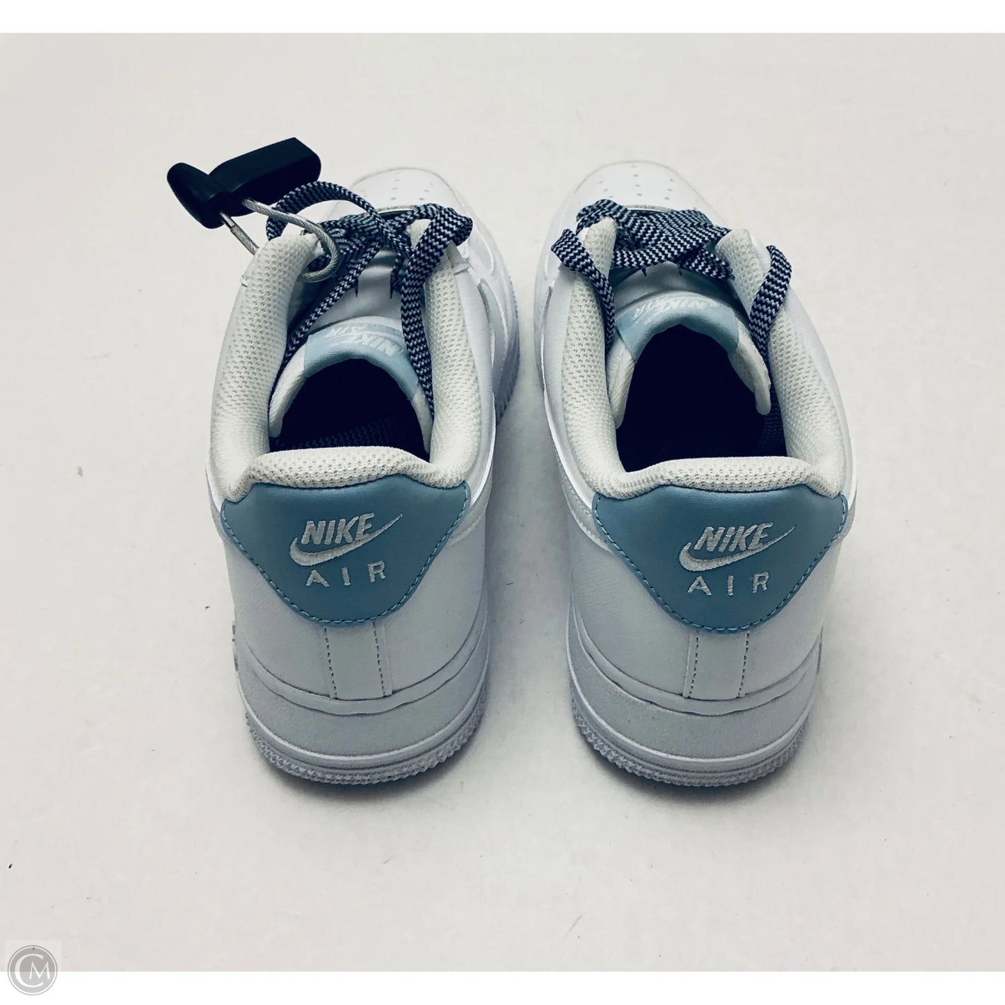 Shoes Sneakers By Nike In White, Size: 8.5