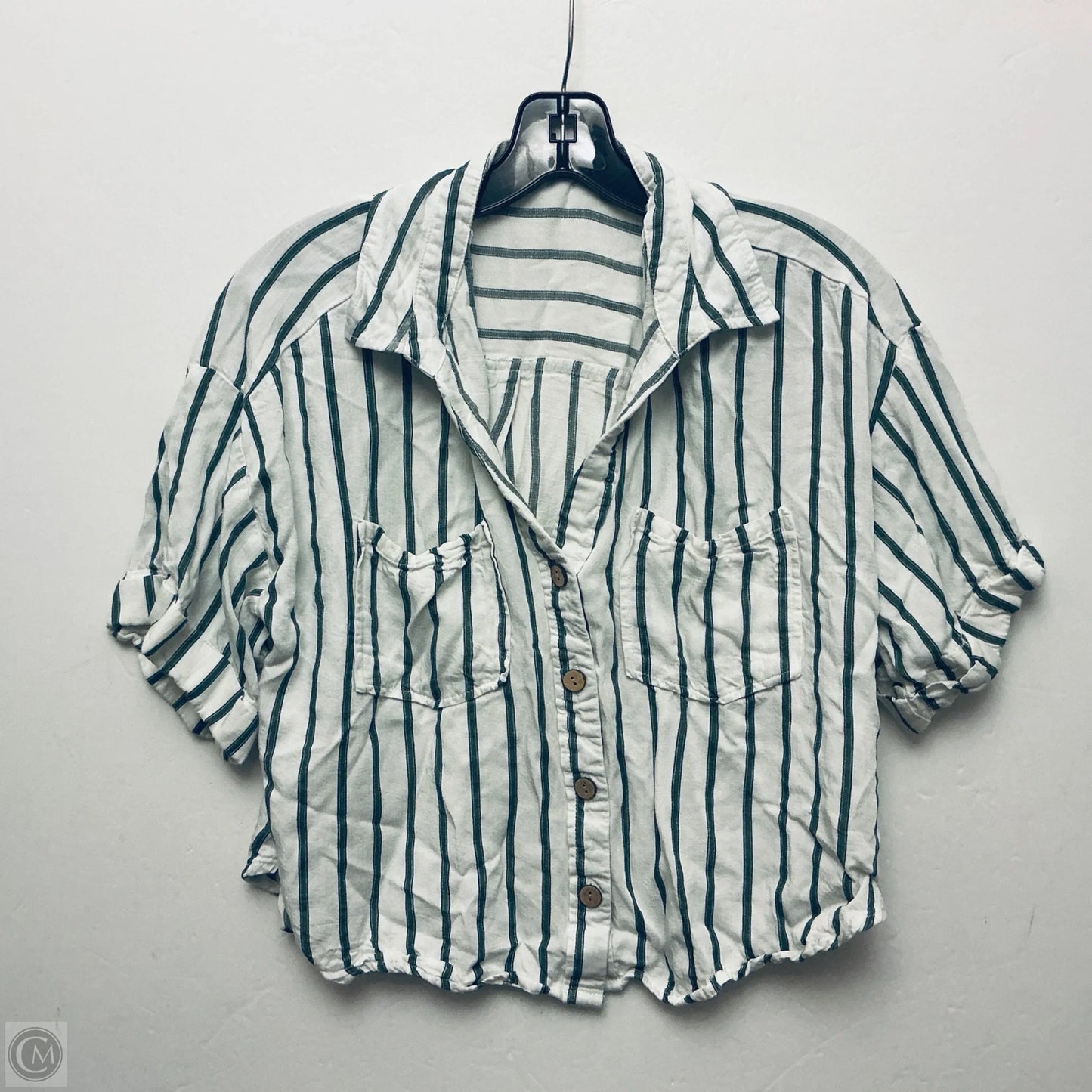 Top Short Sleeve By Velvet Heart In Striped Pattern, Size: L