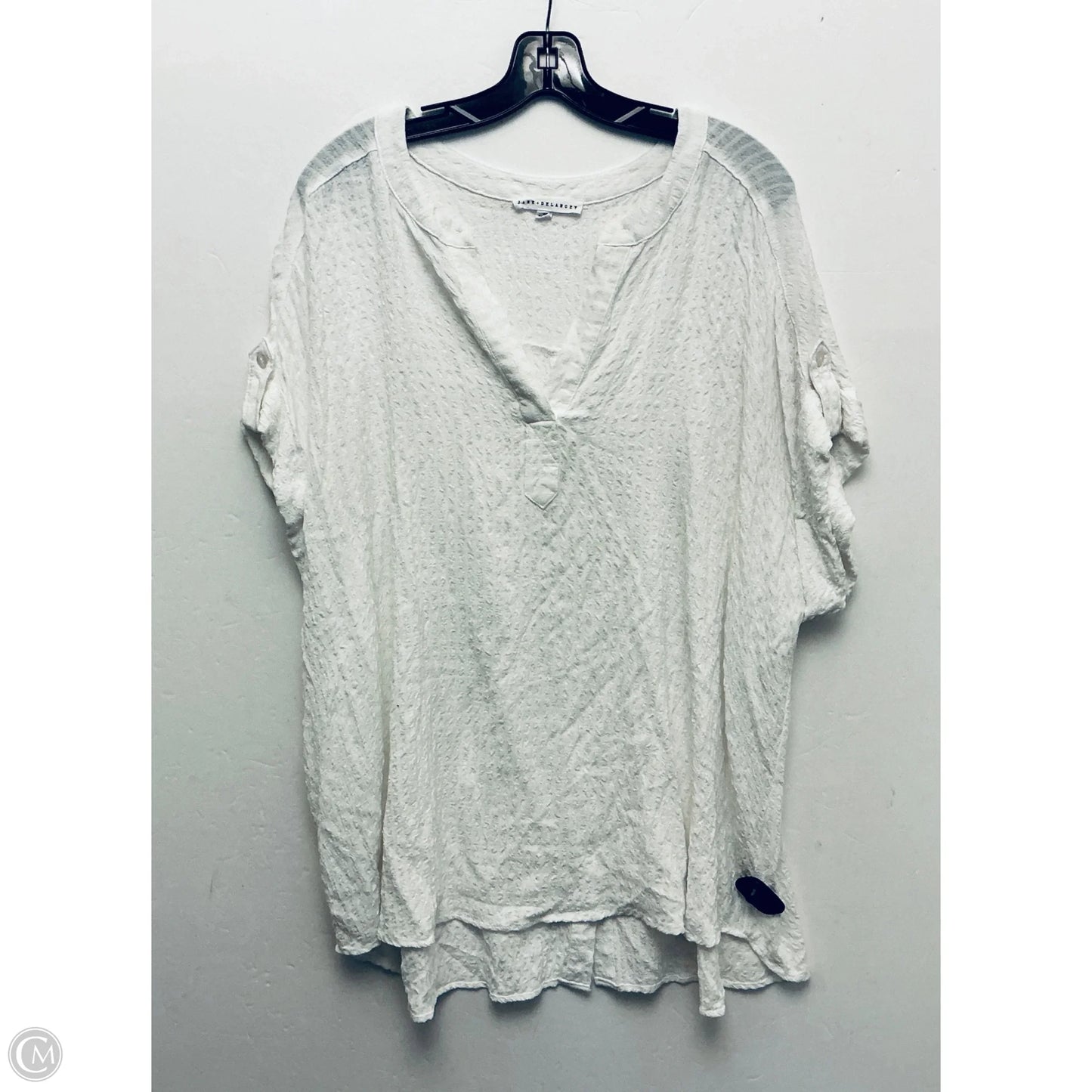 Top Short Sleeve By Jane And Delancey In White, Size: 2x