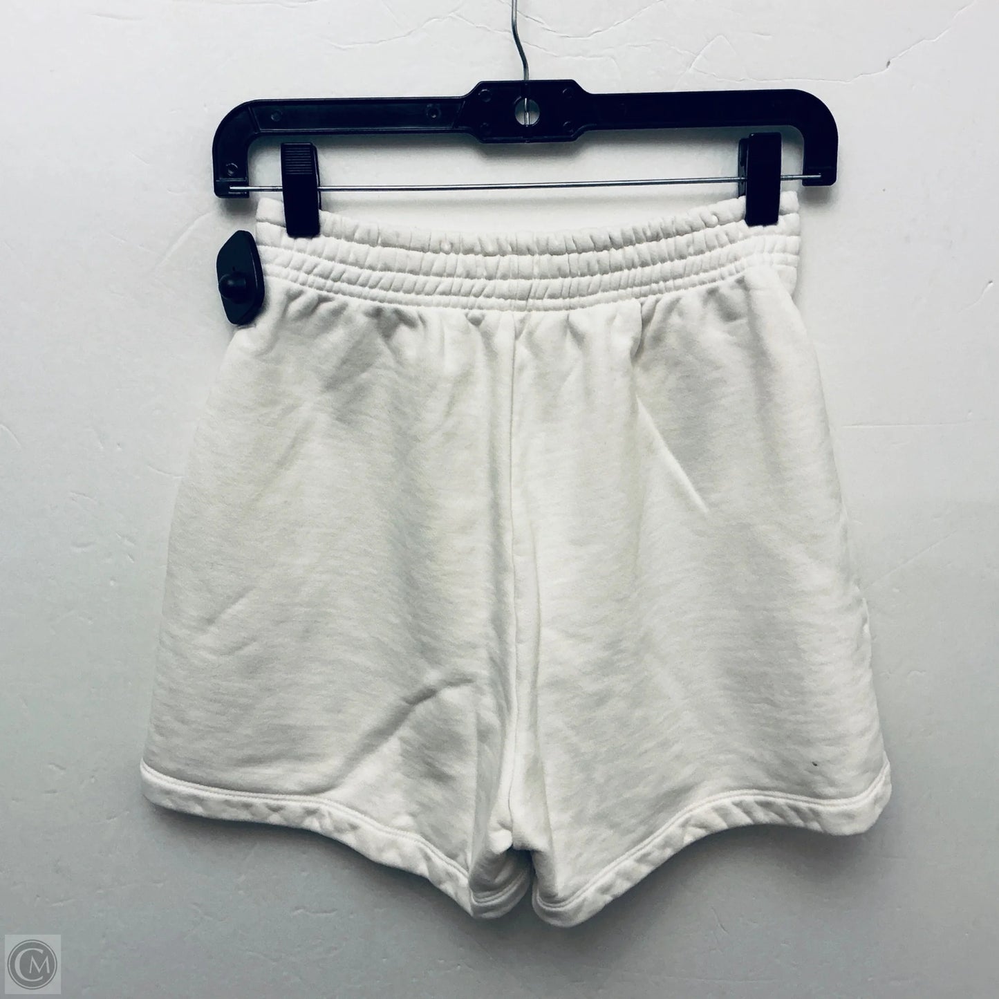 Shorts By Clothes Mentor In Cream, Size: S