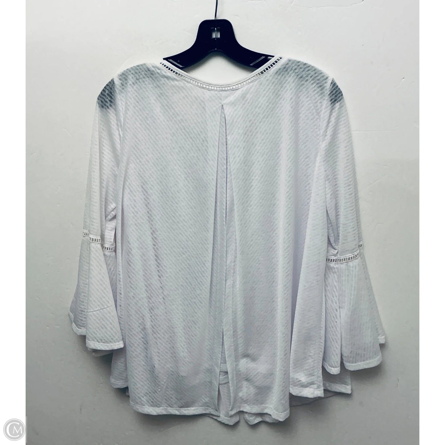 Top Long Sleeve By Clothes Mentor In White, Size: S