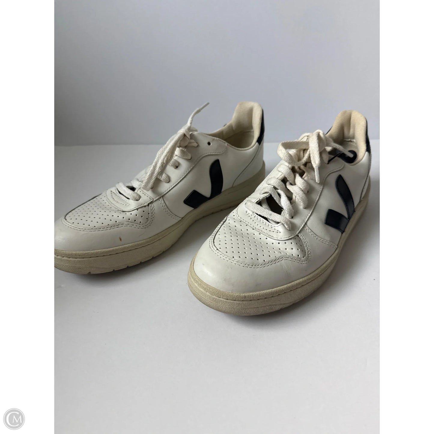 Shoes Sneakers By Veja In White, Size: 9