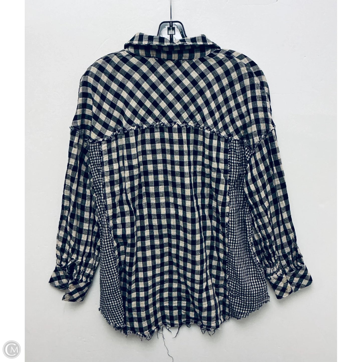 Top Long Sleeve By Clothes Mentor In Checkered Pattern, Size: M