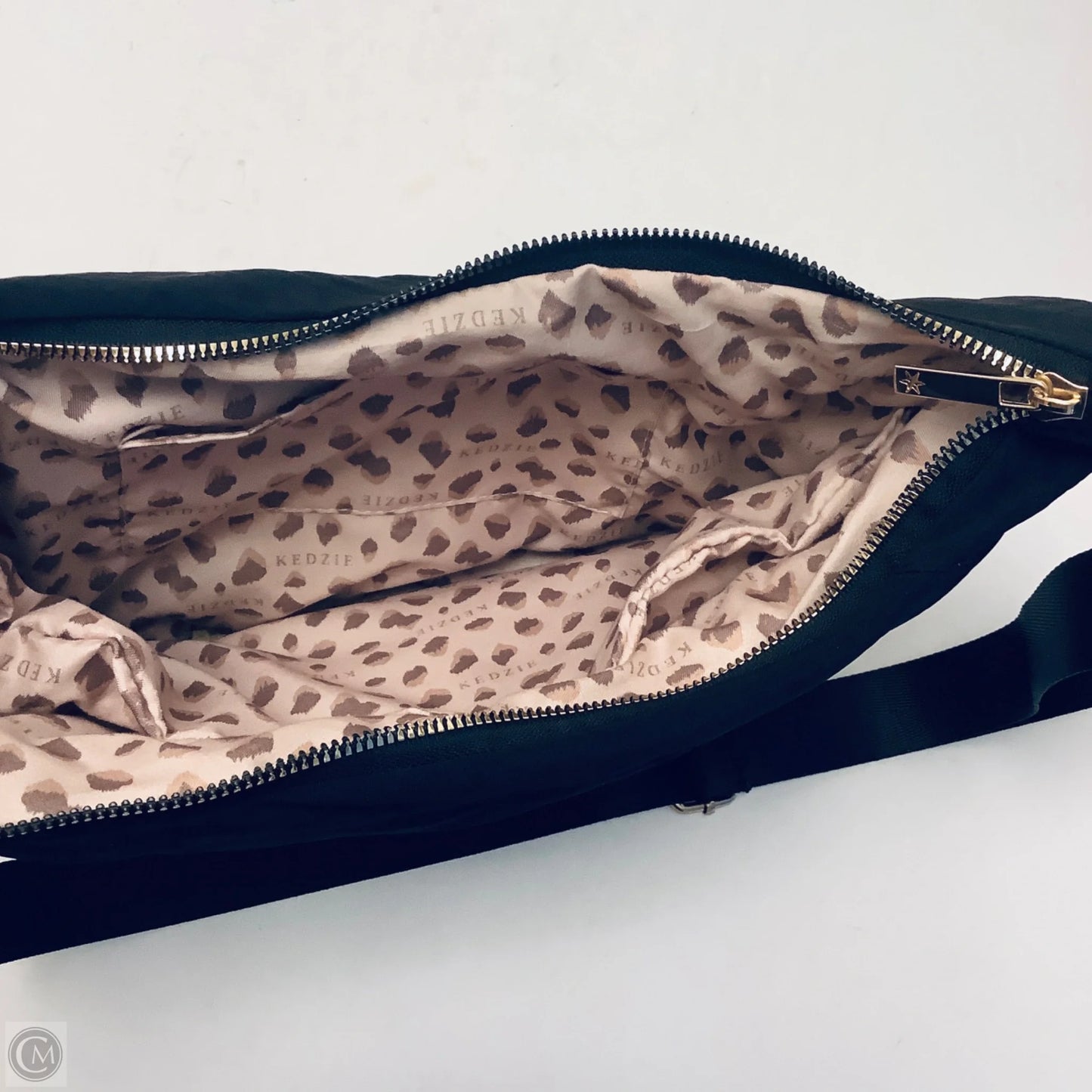 Handbag By Clothes Mentor, Size: Medium