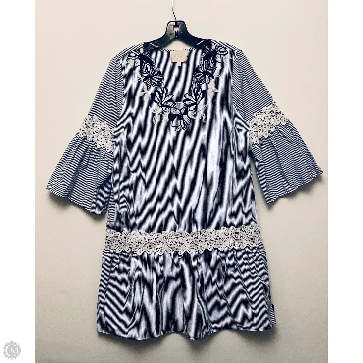 Dress Casual Short By Skies Are Blue In Striped Pattern, Size: M
