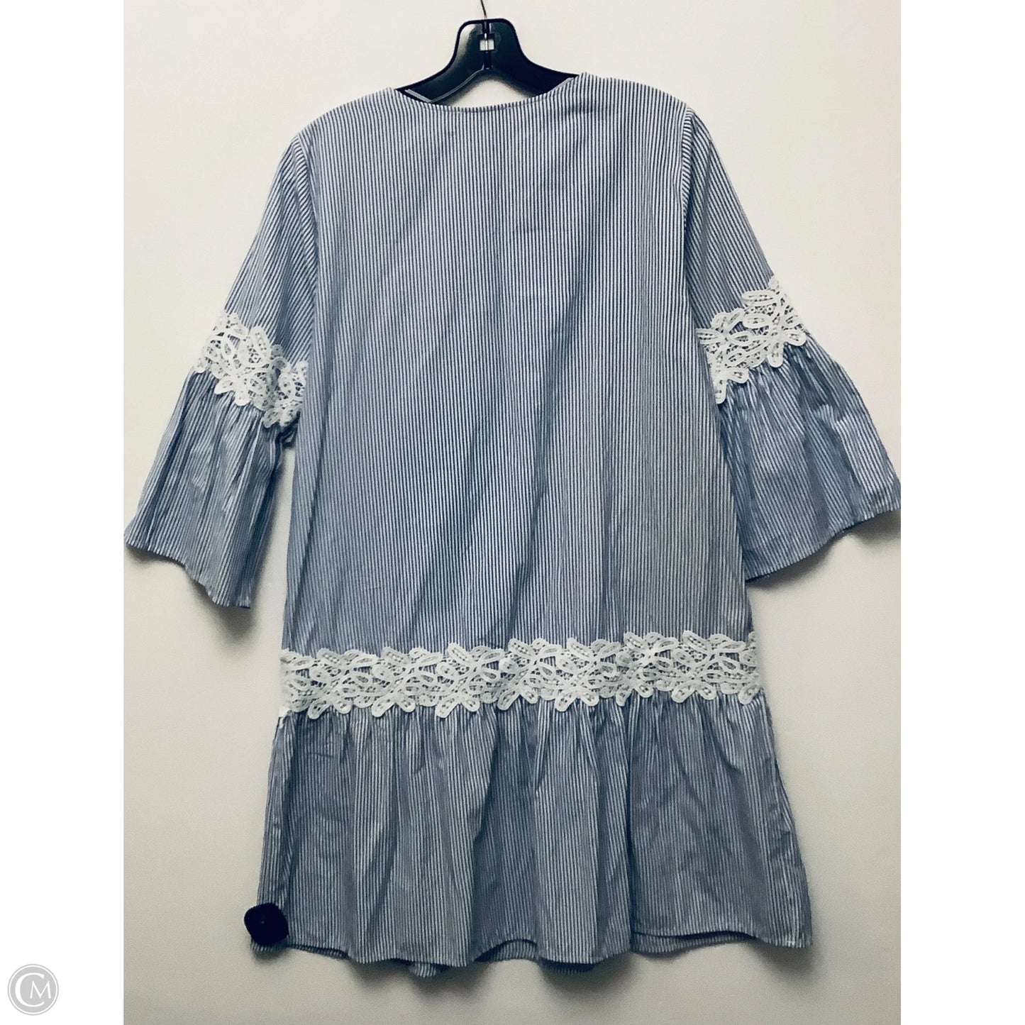 Dress Casual Short By Skies Are Blue In Striped Pattern, Size: M