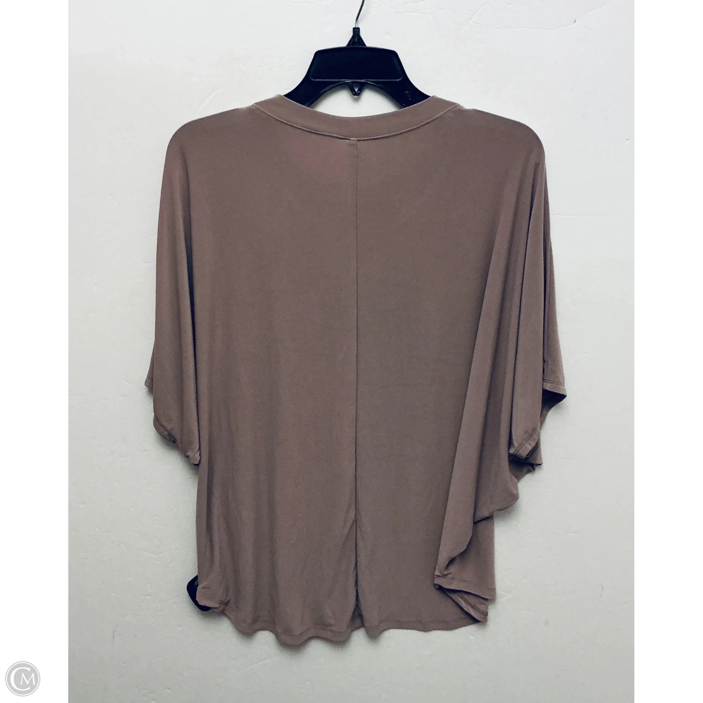 Top Short Sleeve By Dear Scarlett In Brown, Size: M