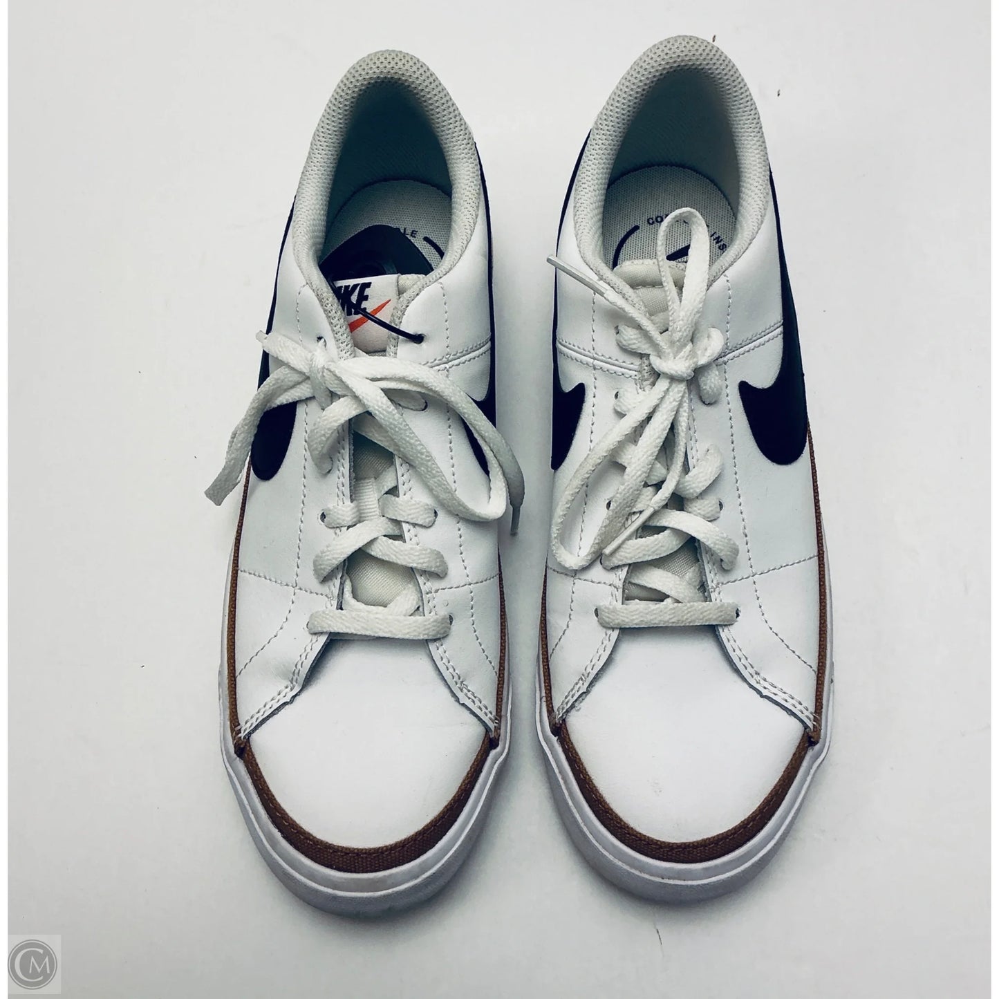 Shoes Sneakers By Nike In White, Size: 9