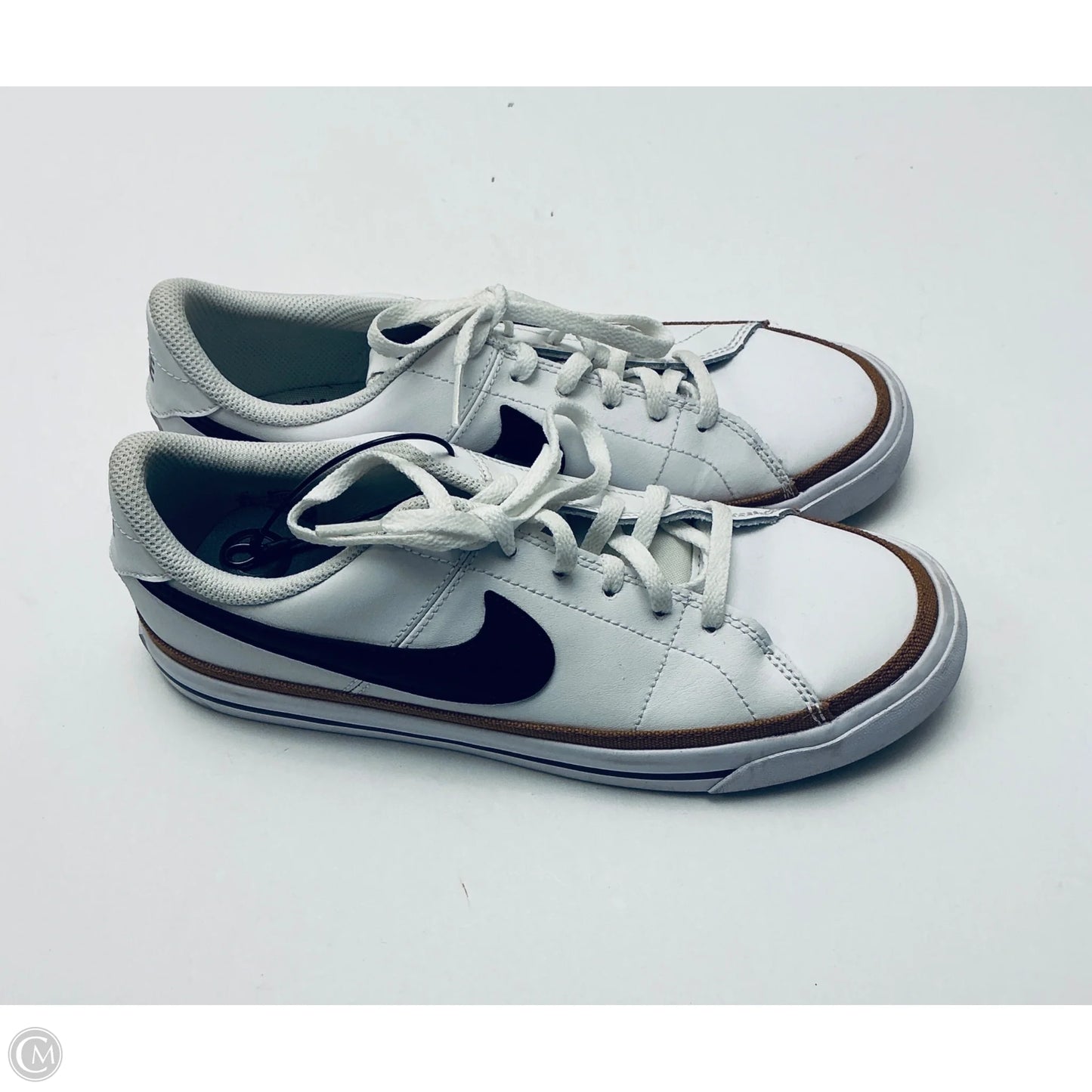 Shoes Sneakers By Nike In White, Size: 9