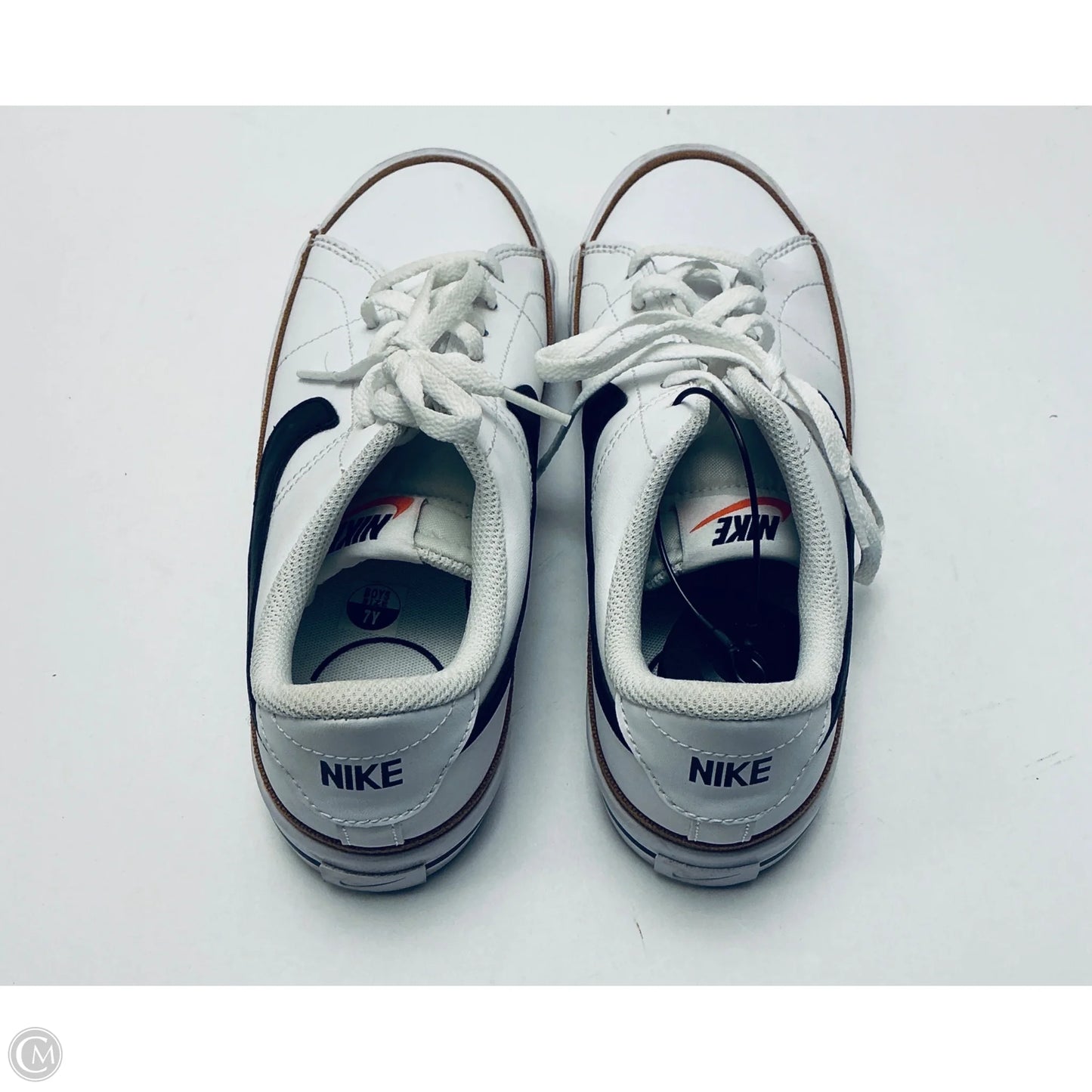 Shoes Sneakers By Nike In White, Size: 9