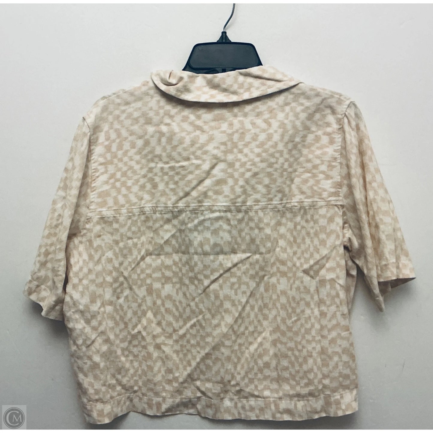 Top Short Sleeve By Universal Thread In Plaid Pattern, Size: M