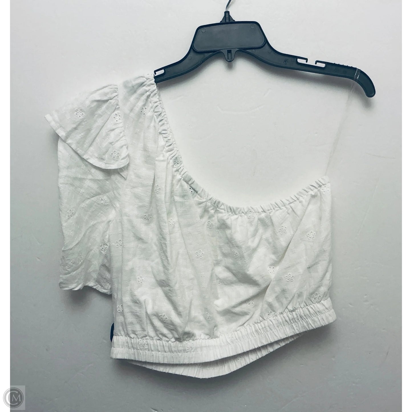 Top Short Sleeve By Universal Thread In White, Size: M