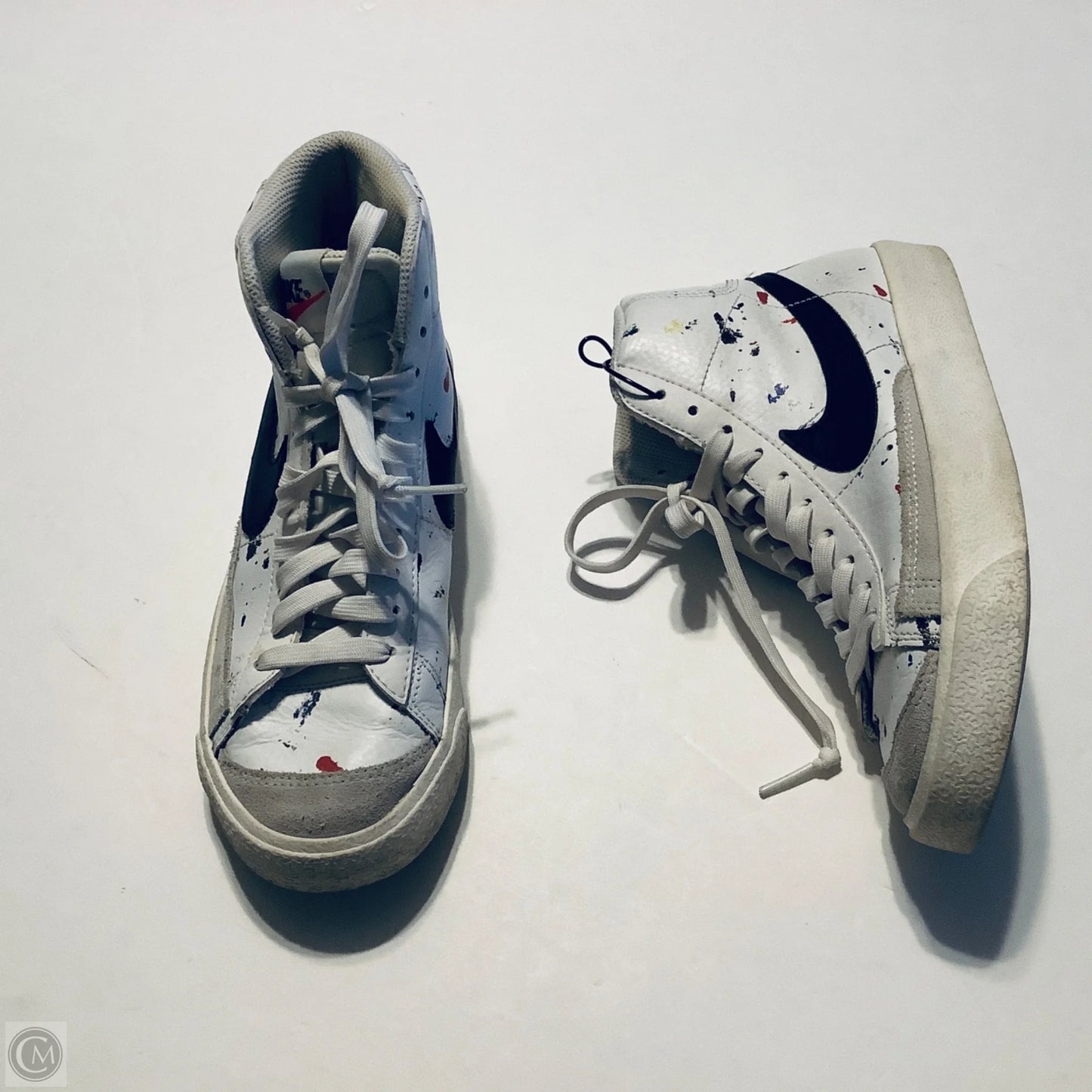 Shoes Sneakers By Nike In White, Size: 6.5