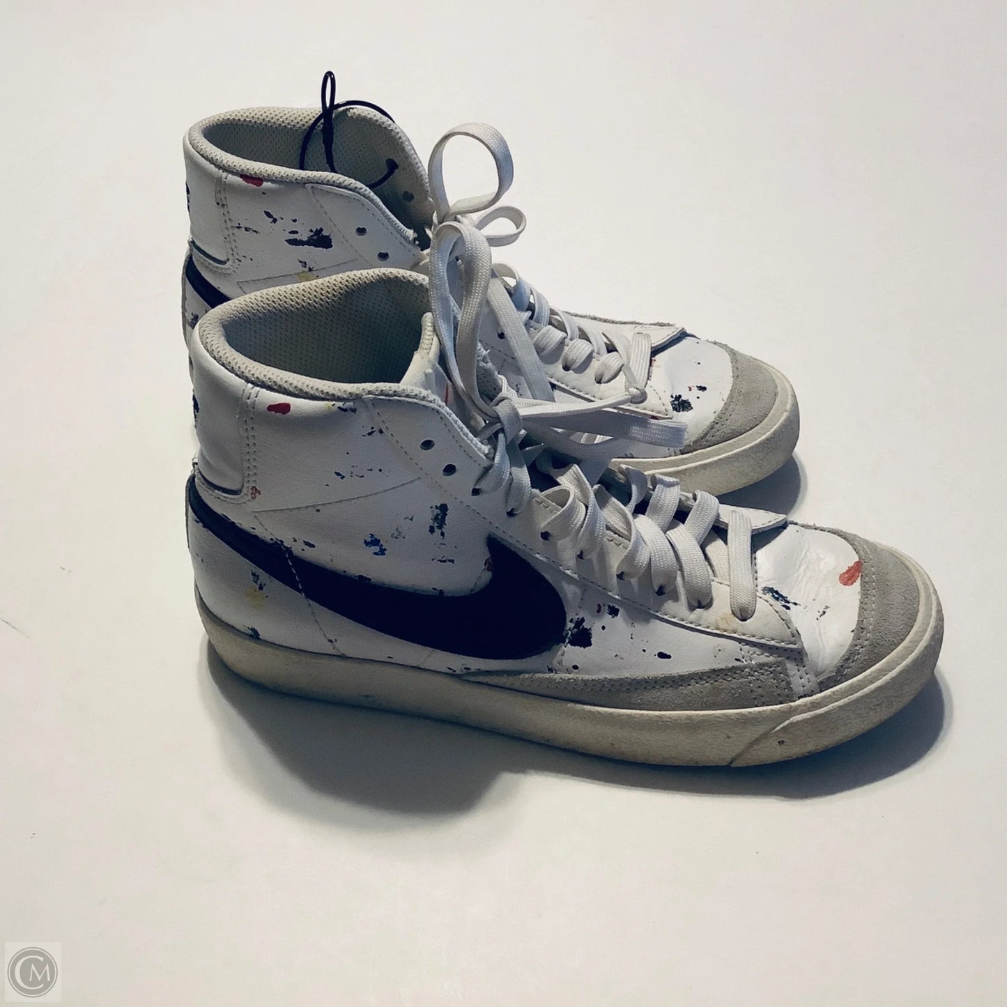 Shoes Sneakers By Nike In White, Size: 6.5