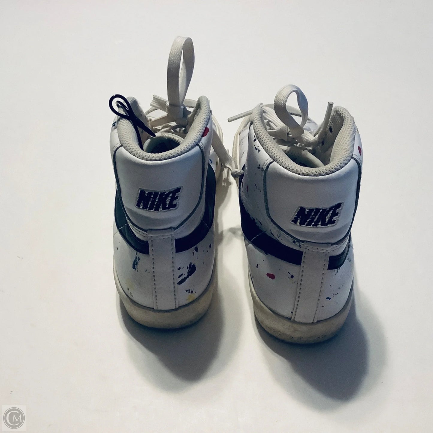 Shoes Sneakers By Nike In White, Size: 6.5