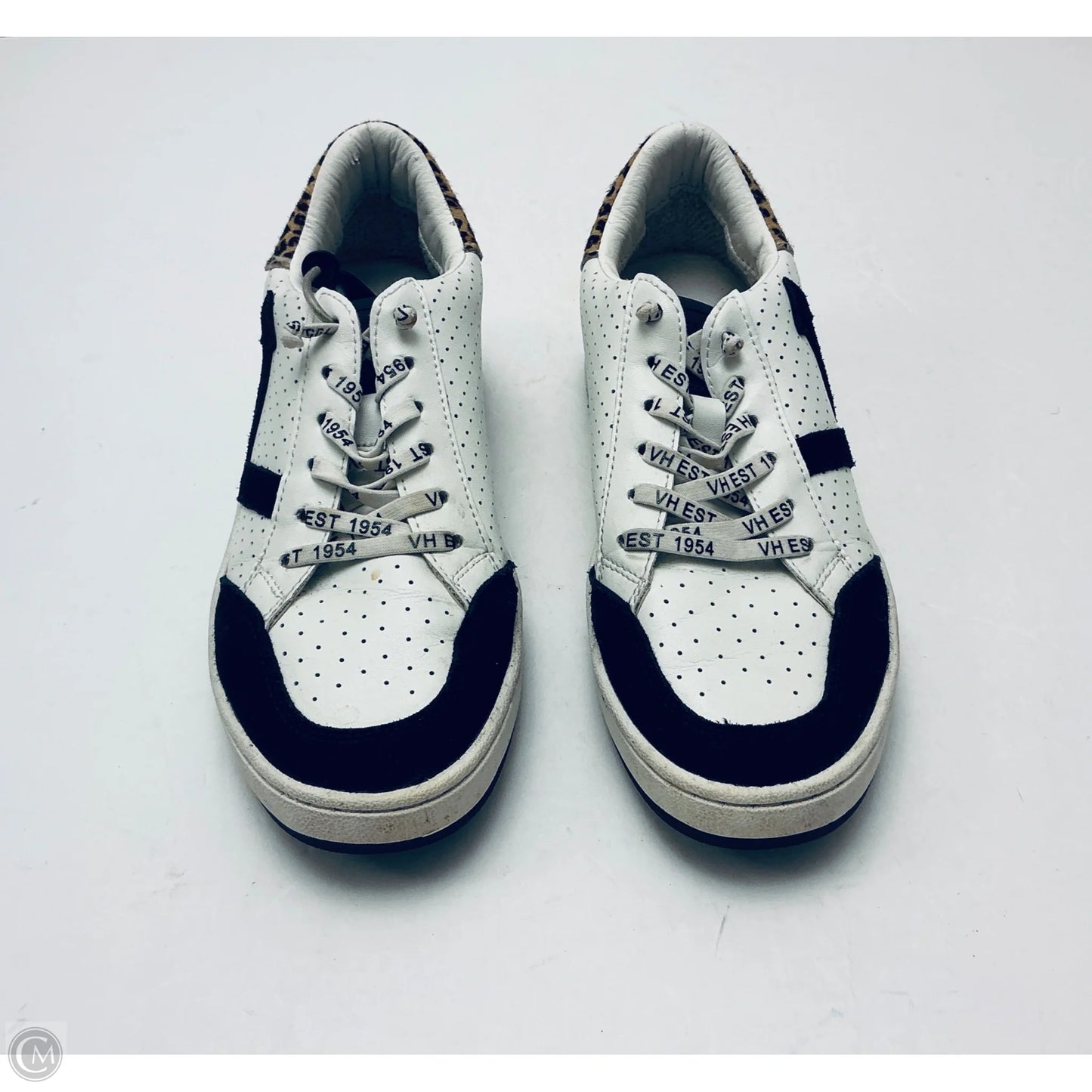Shoes Sneakers By Vintage In White, Size: 9