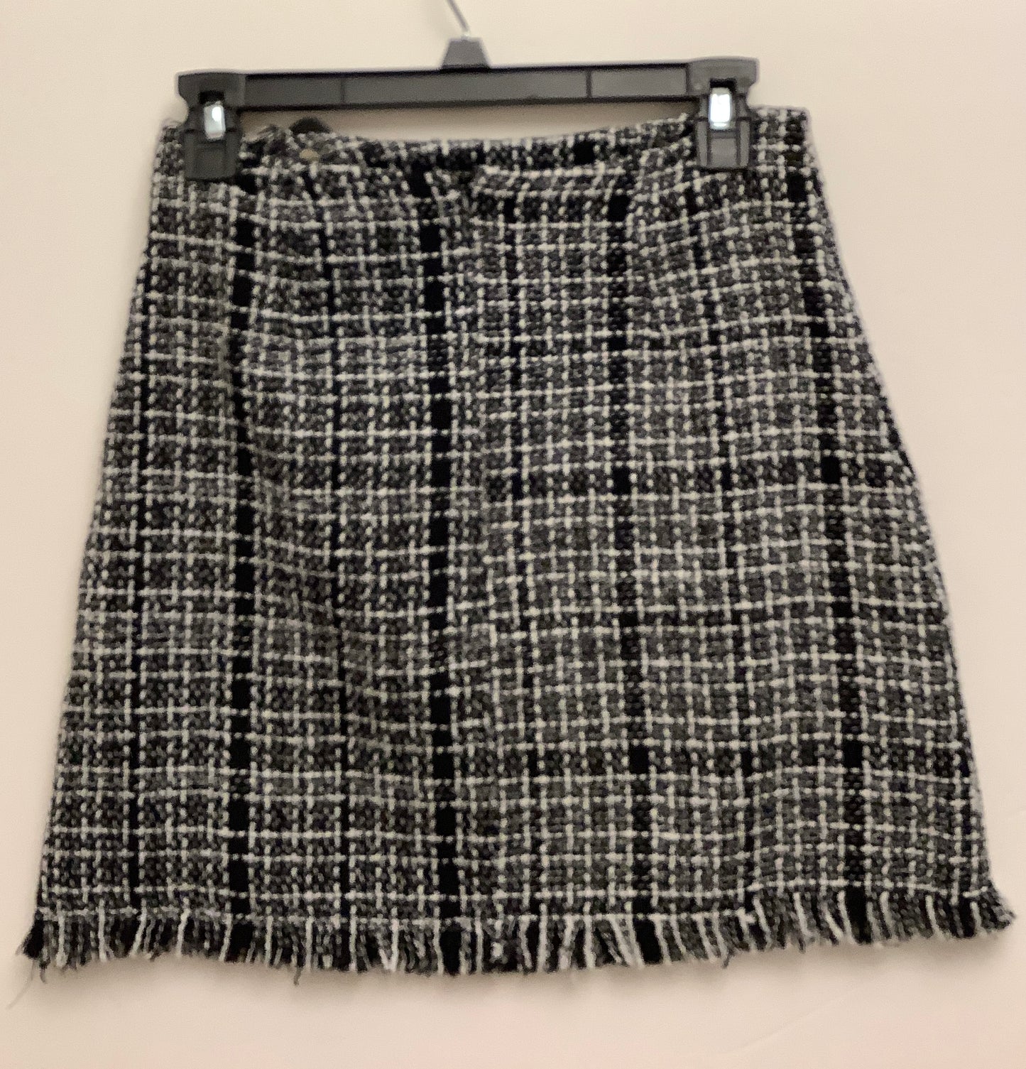 Skirt Mini & Short By Clothes Mentor In Black & White, Size: 6