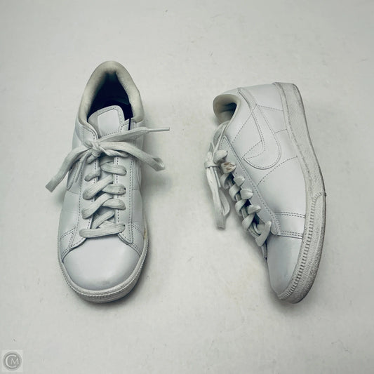 Shoes Sneakers By Nike In White, Size: 7