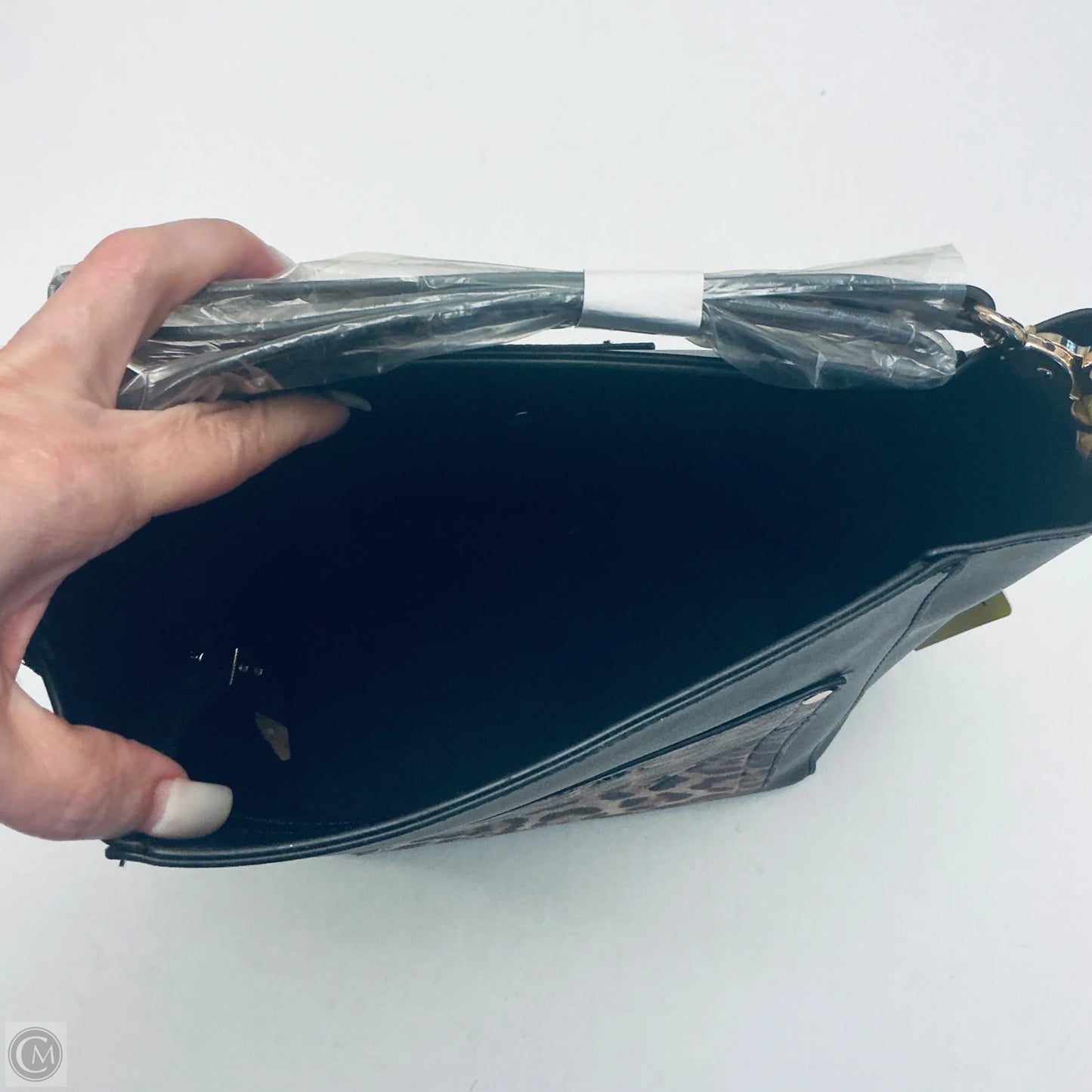 Handbag By Wrangler, Size: Medium