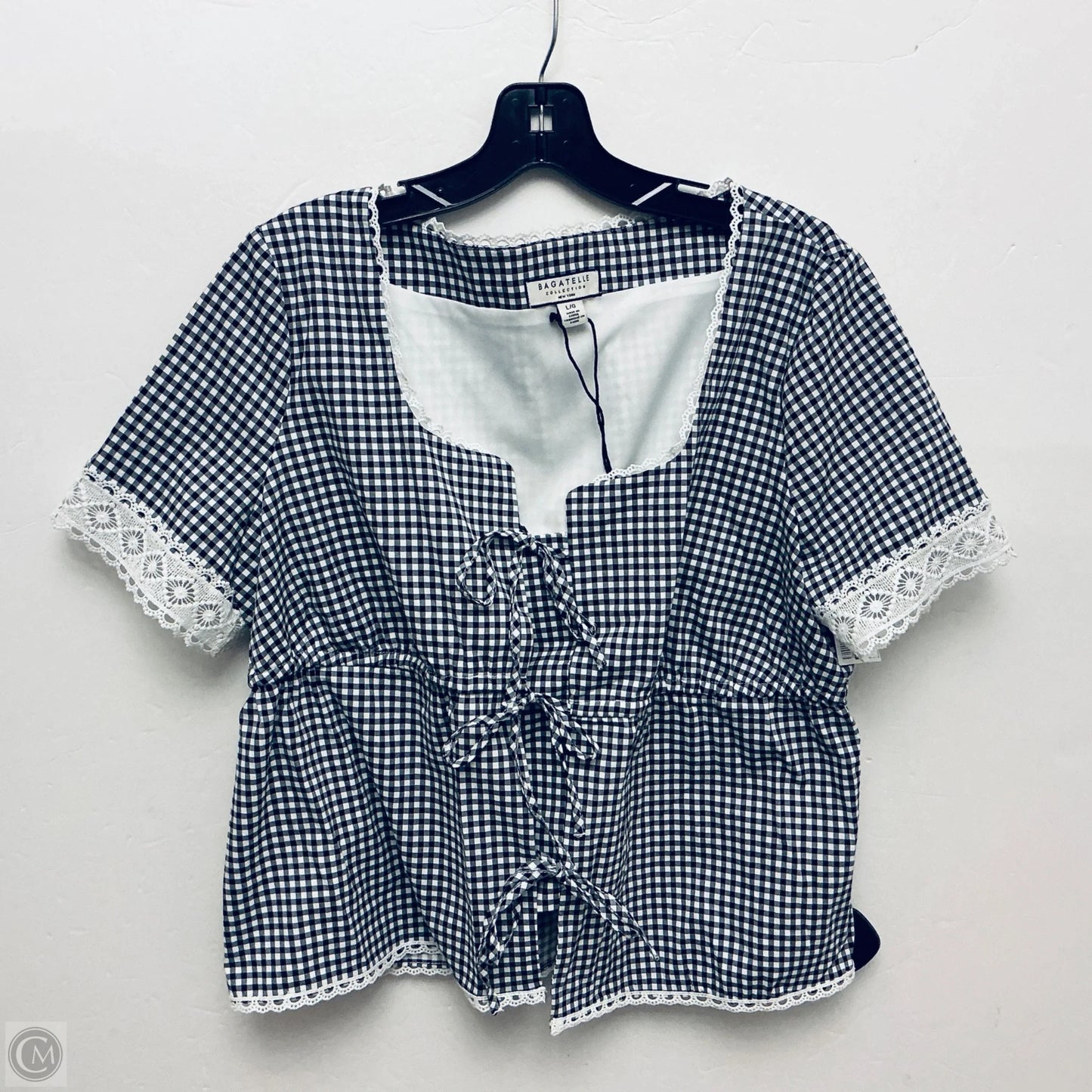 Top Short Sleeve By Bagatelle In Checkered Pattern, Size: L