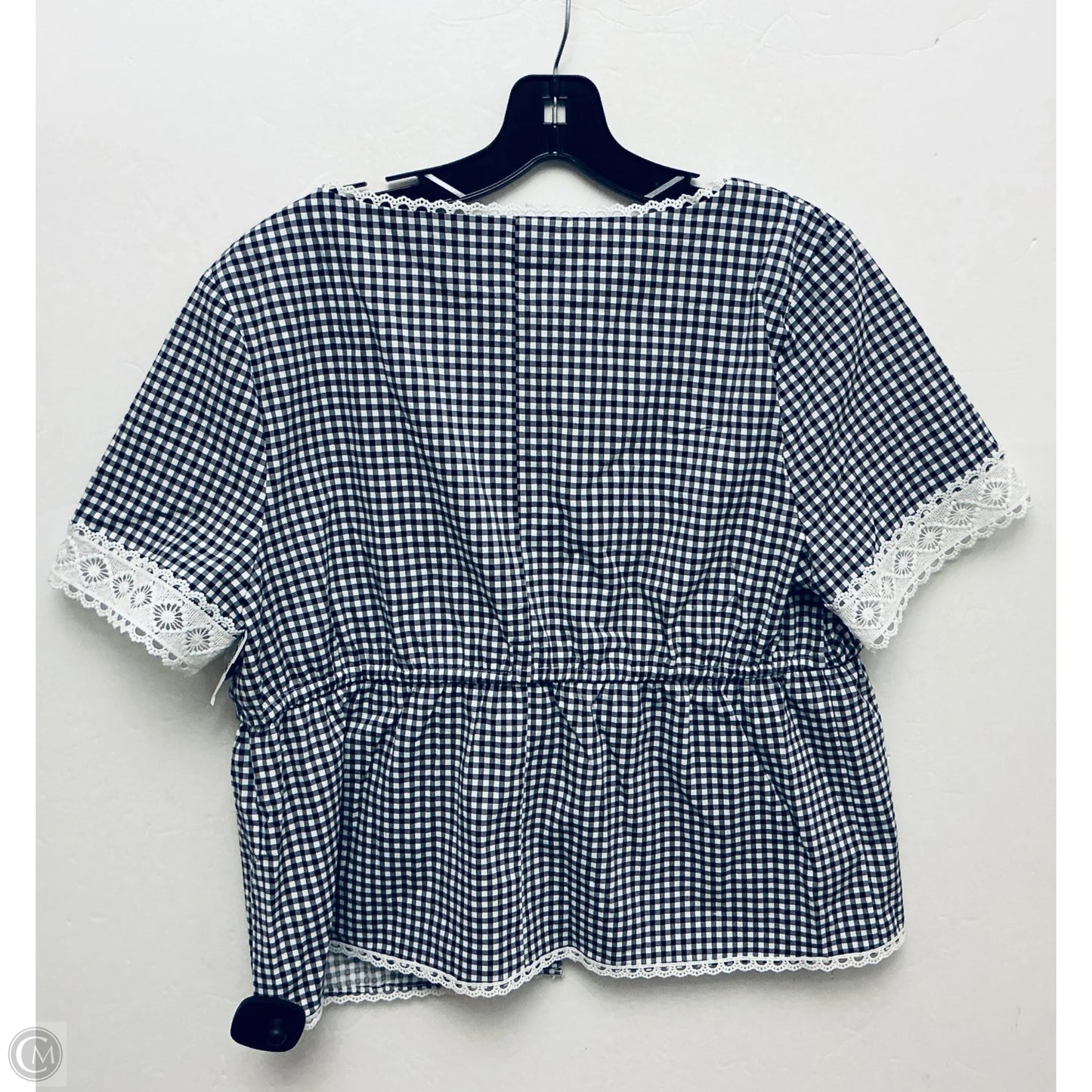 Top Short Sleeve By Bagatelle In Checkered Pattern, Size: L