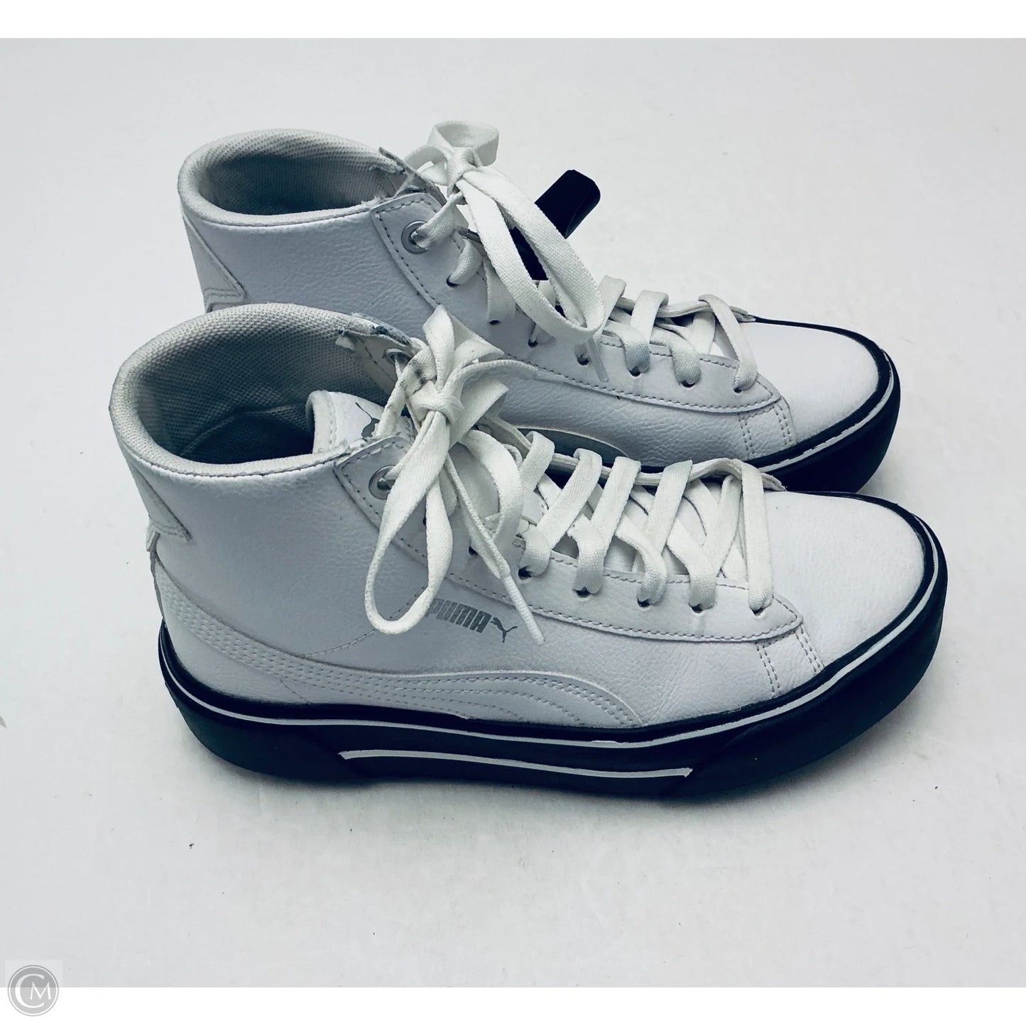 Shoes Athletic By Puma In White, Size: 6.5