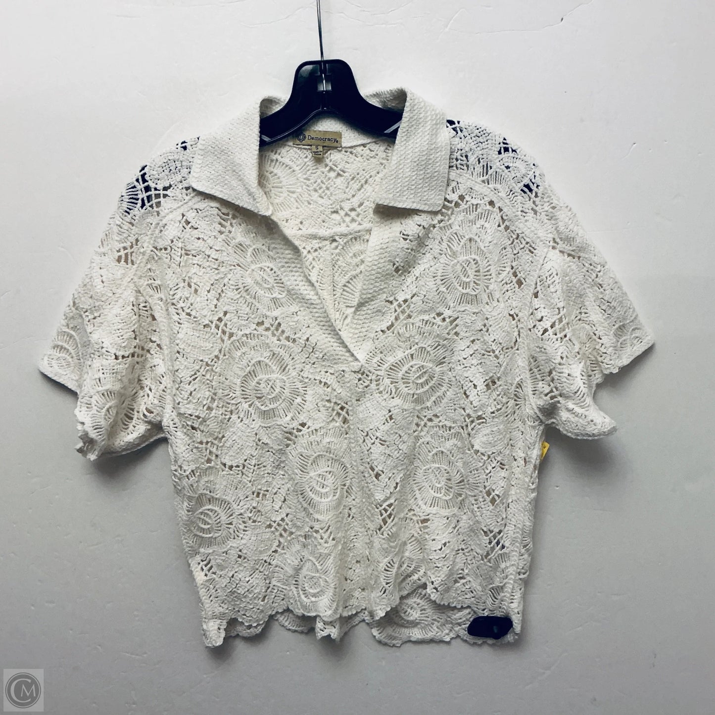 Top Short Sleeve Basic By Democracy In White, Size: S