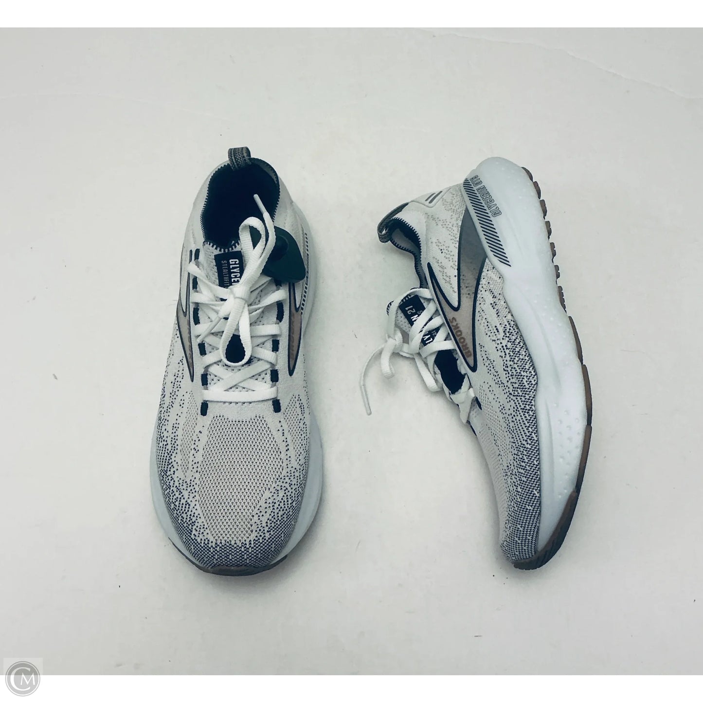 Shoes Athletic By Brooks In White, Size: 10