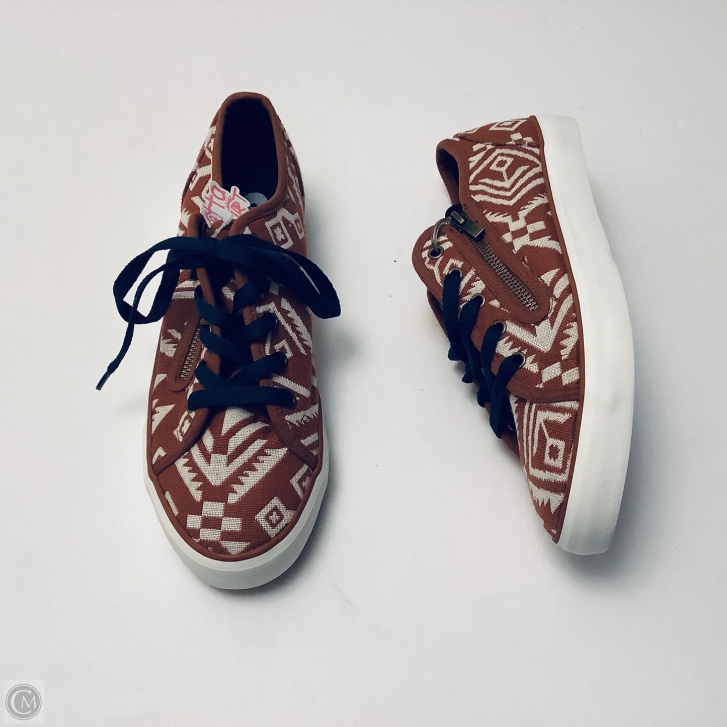 Shoes Sneakers By Cmc In Orange, Size: 10