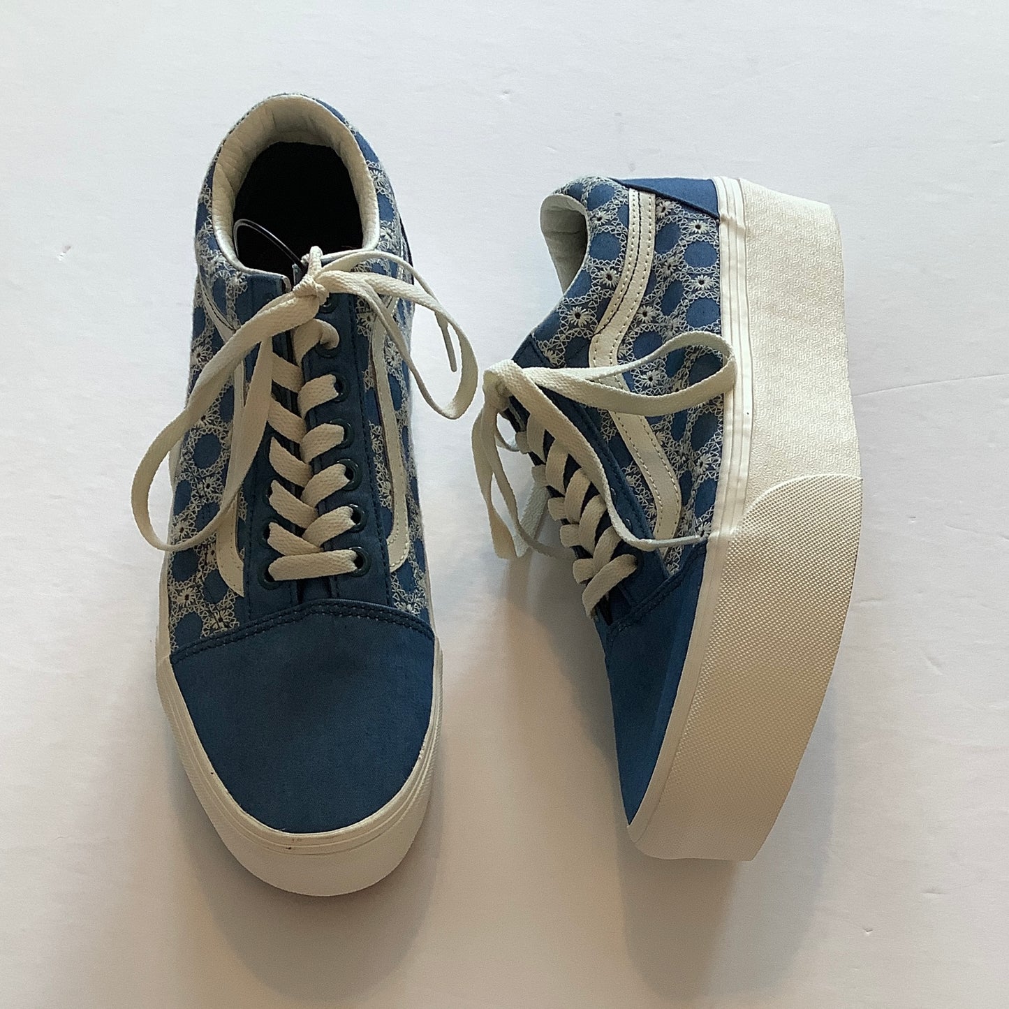 Shoes Sneakers By Vans In Blue, Size: 8.5