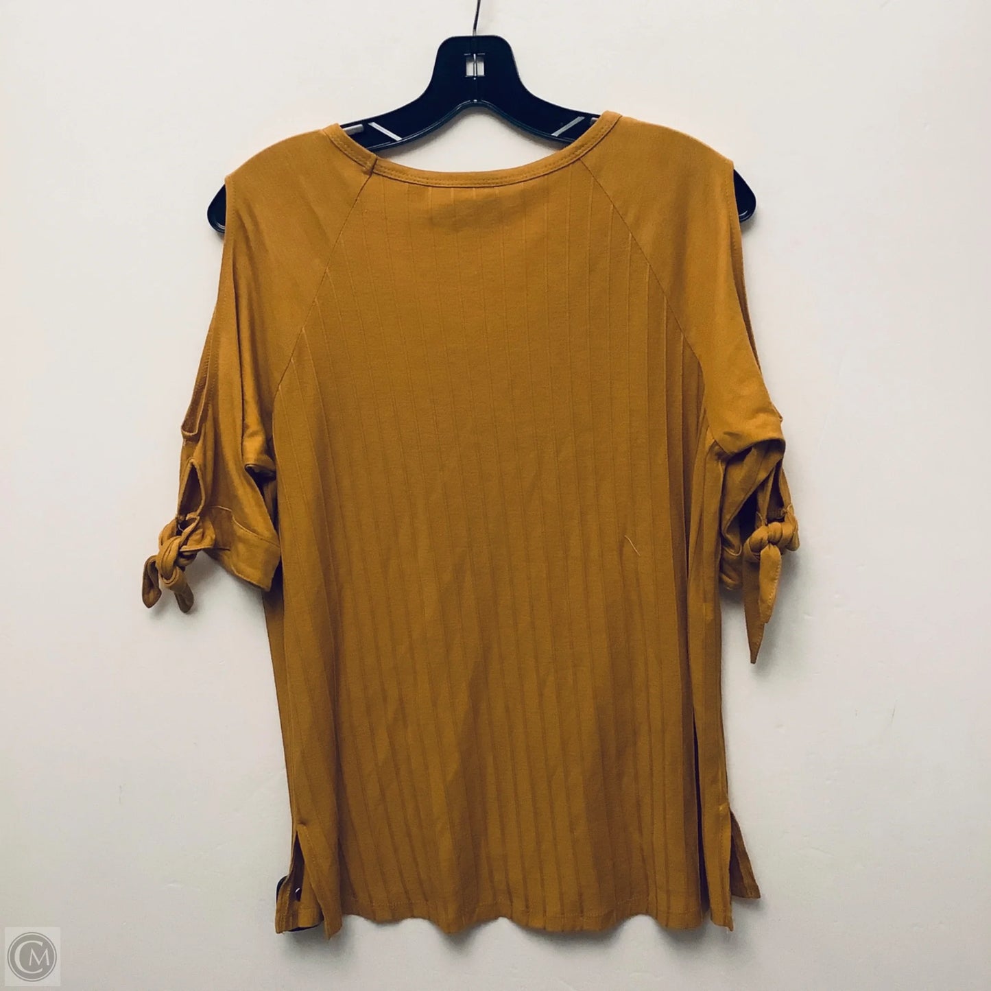 Top Short Sleeve Basic By Onque In Gold, Size: M