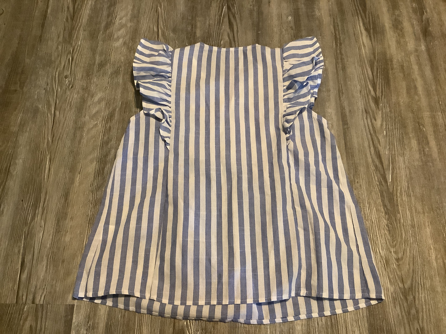 Top Sleeveless By Clothes Mentor In Blue & White, Size: S