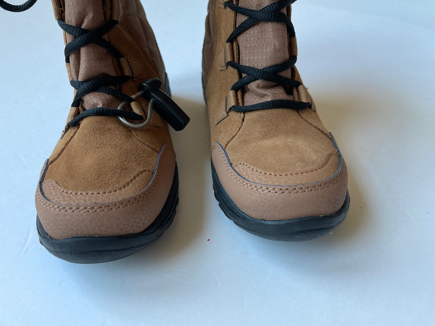 Boots Snow By Columbia In Tan, Size: 7