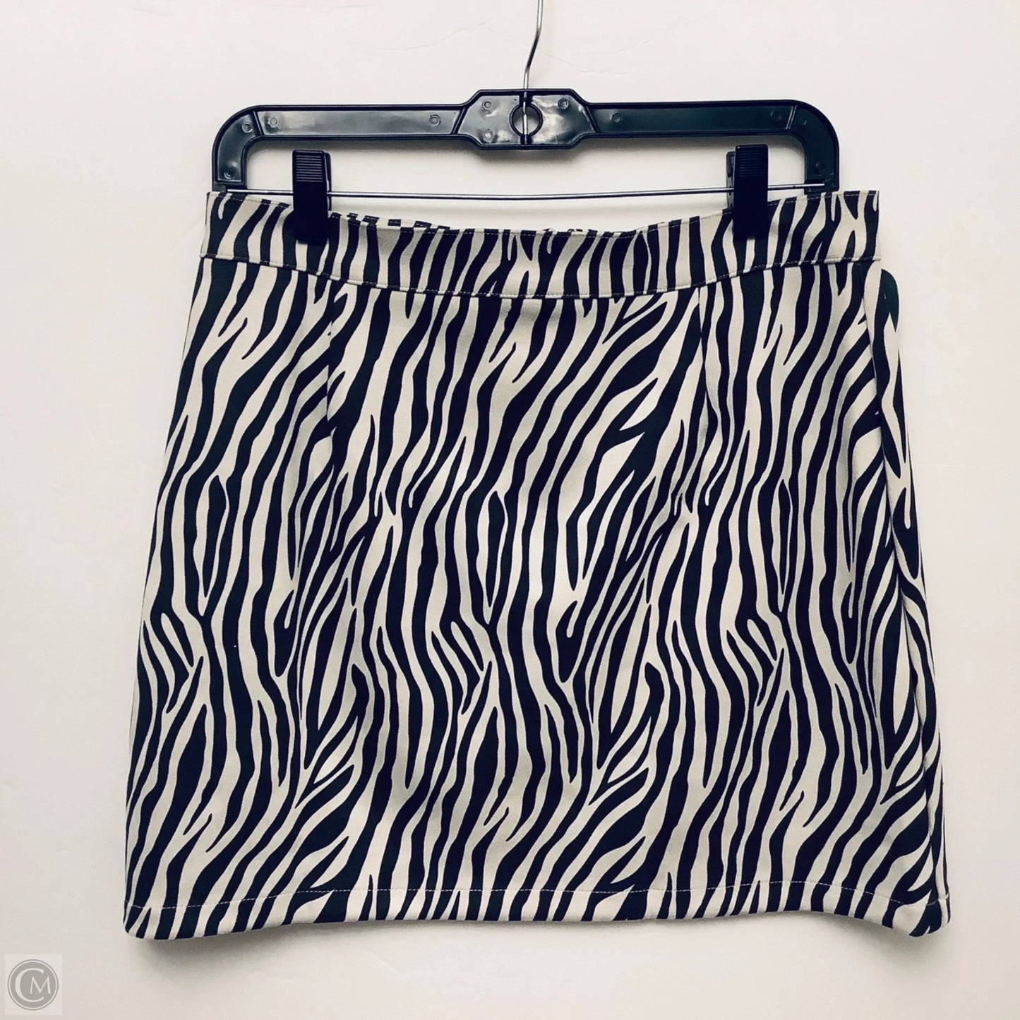 Skirt Mini & Short By Clothes Mentor In Animal Print, Size: 4