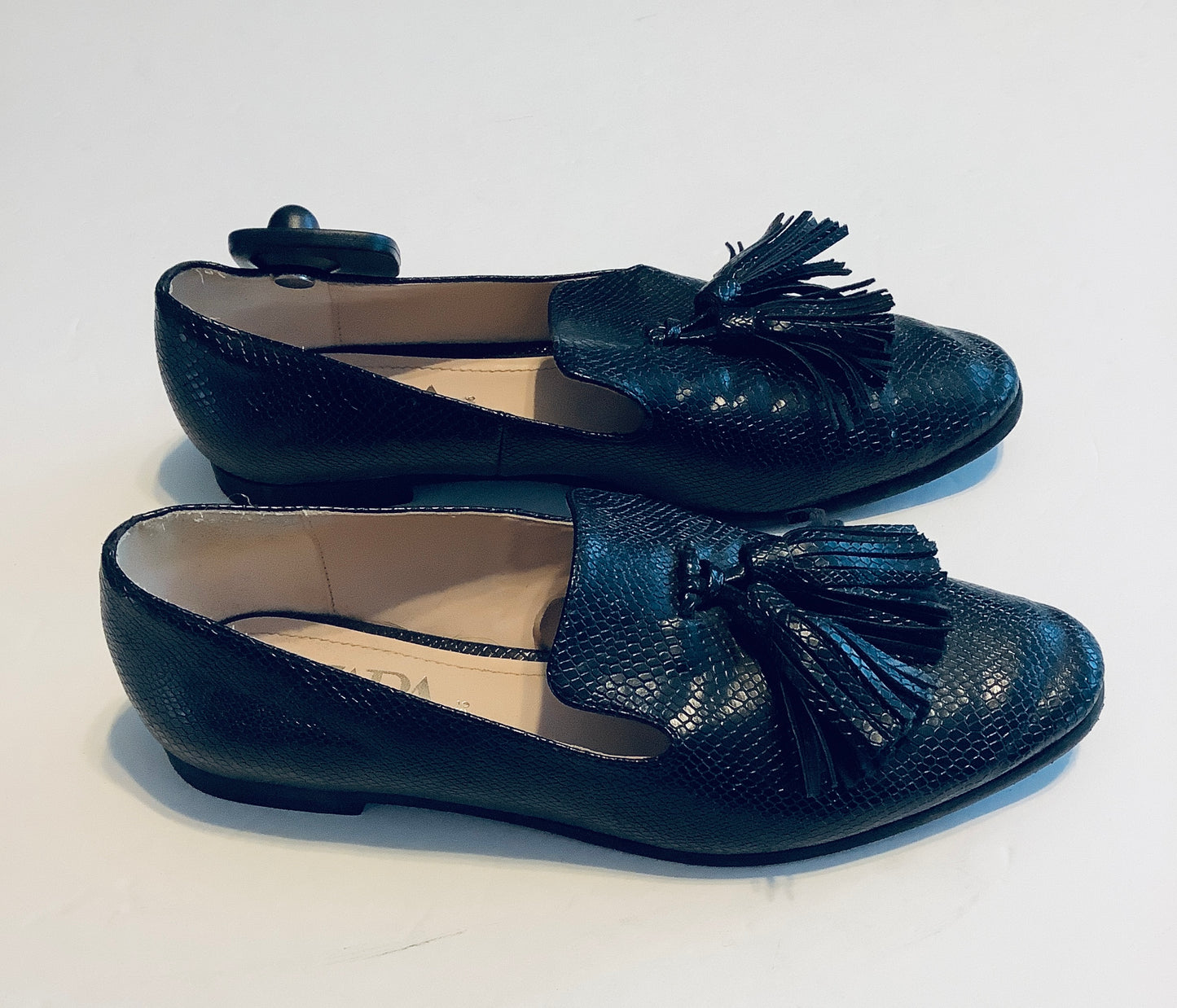 Shoes Flats By Zara In Black, Size: 6