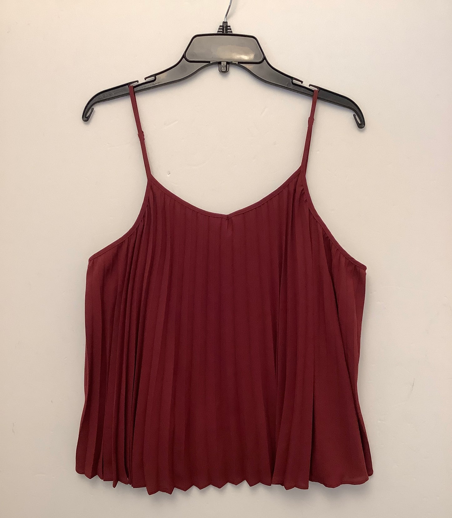 Top Sleeveless Basic By Nine West In Maroon