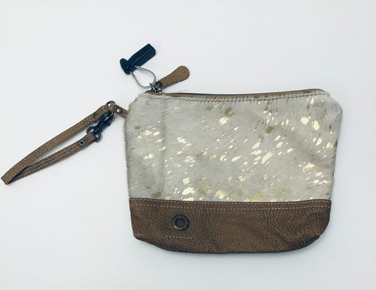 Wristlet By Clothes Mentor, Size: Small