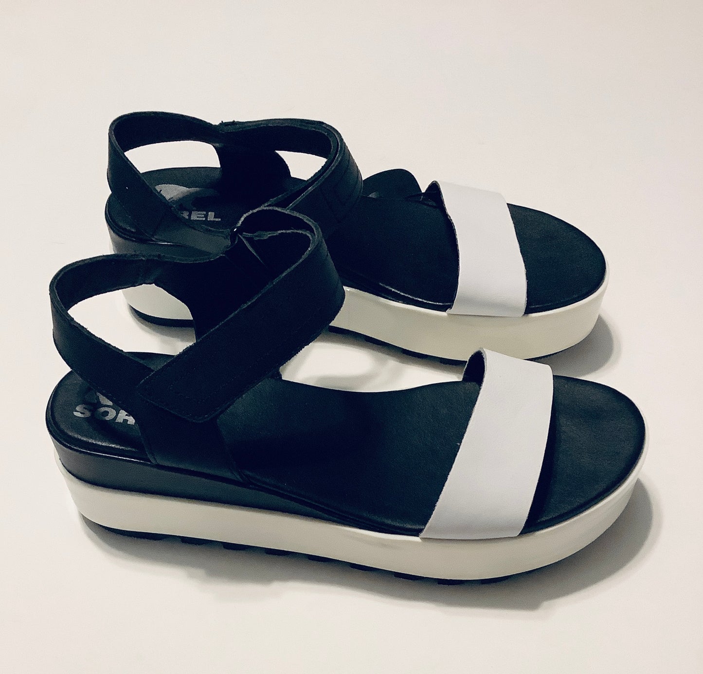 Sandals Heels Block By Sorel In Black & White, Size: 9.5