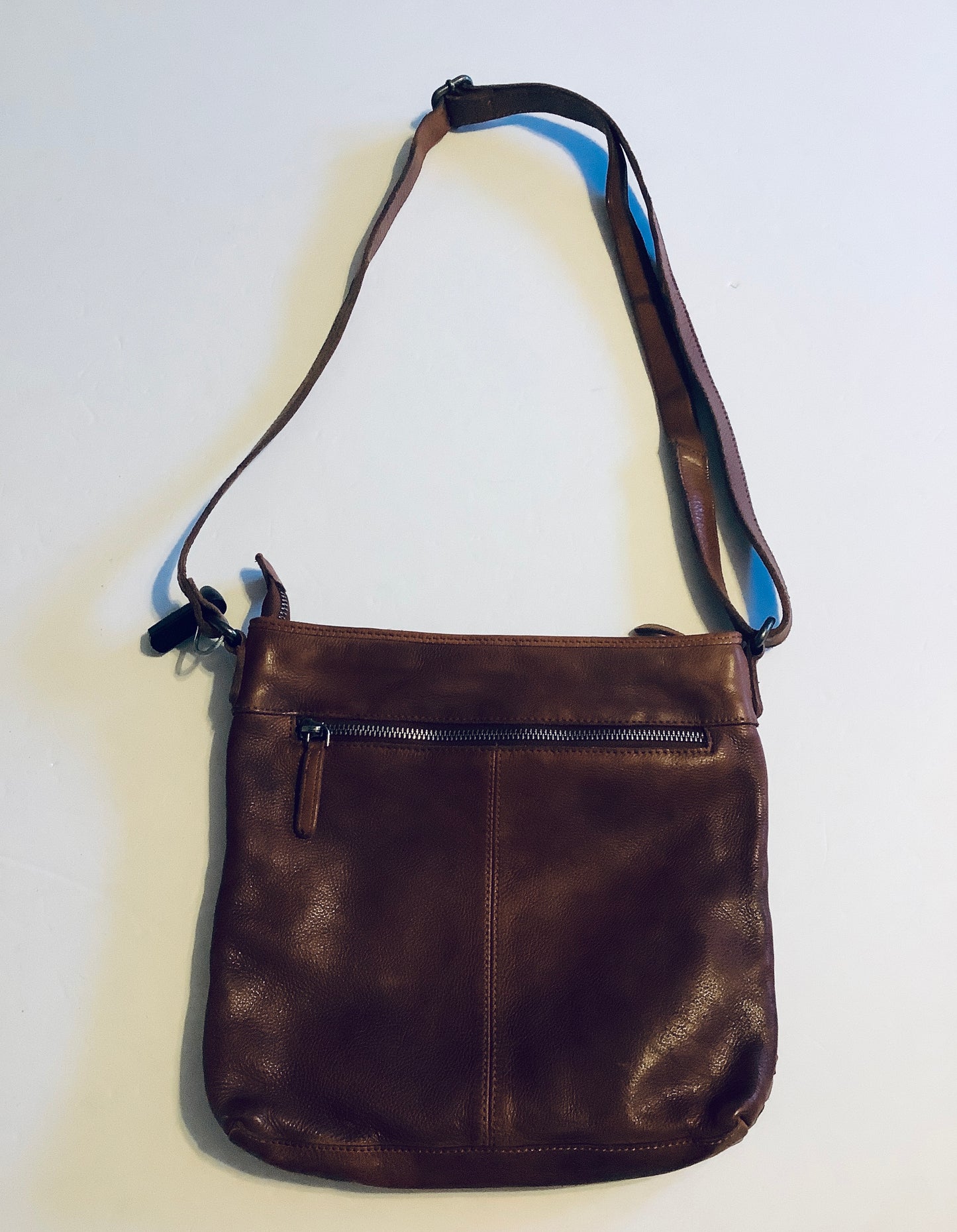 Crossbody Leather By Clothes Mentor, Size: Medium