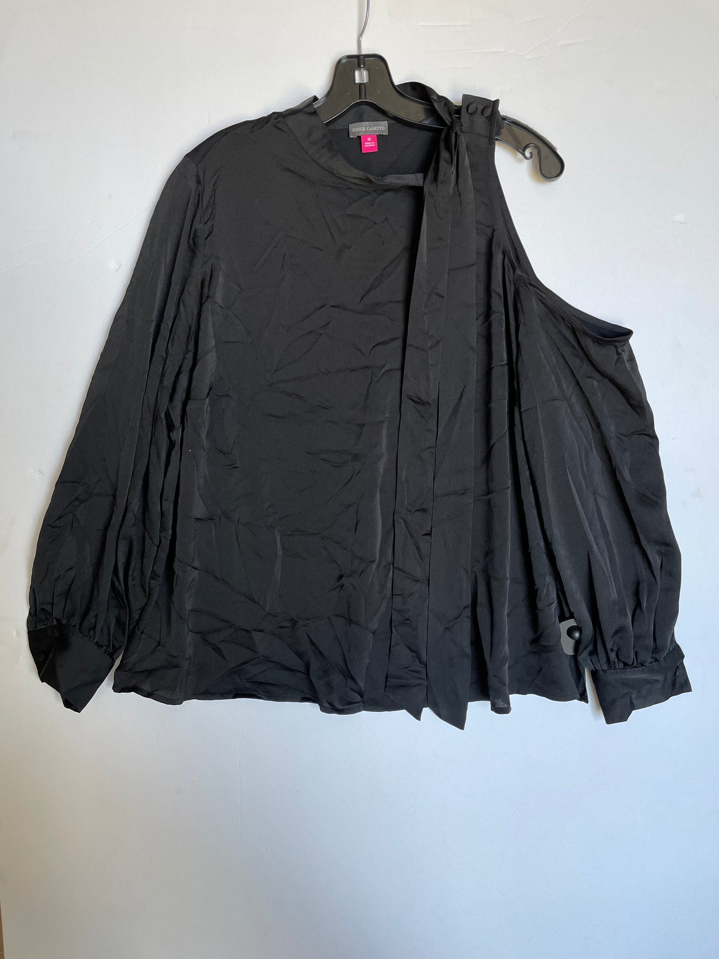 Top Long Sleeve By Vince Camuto In Black, Size: 1x