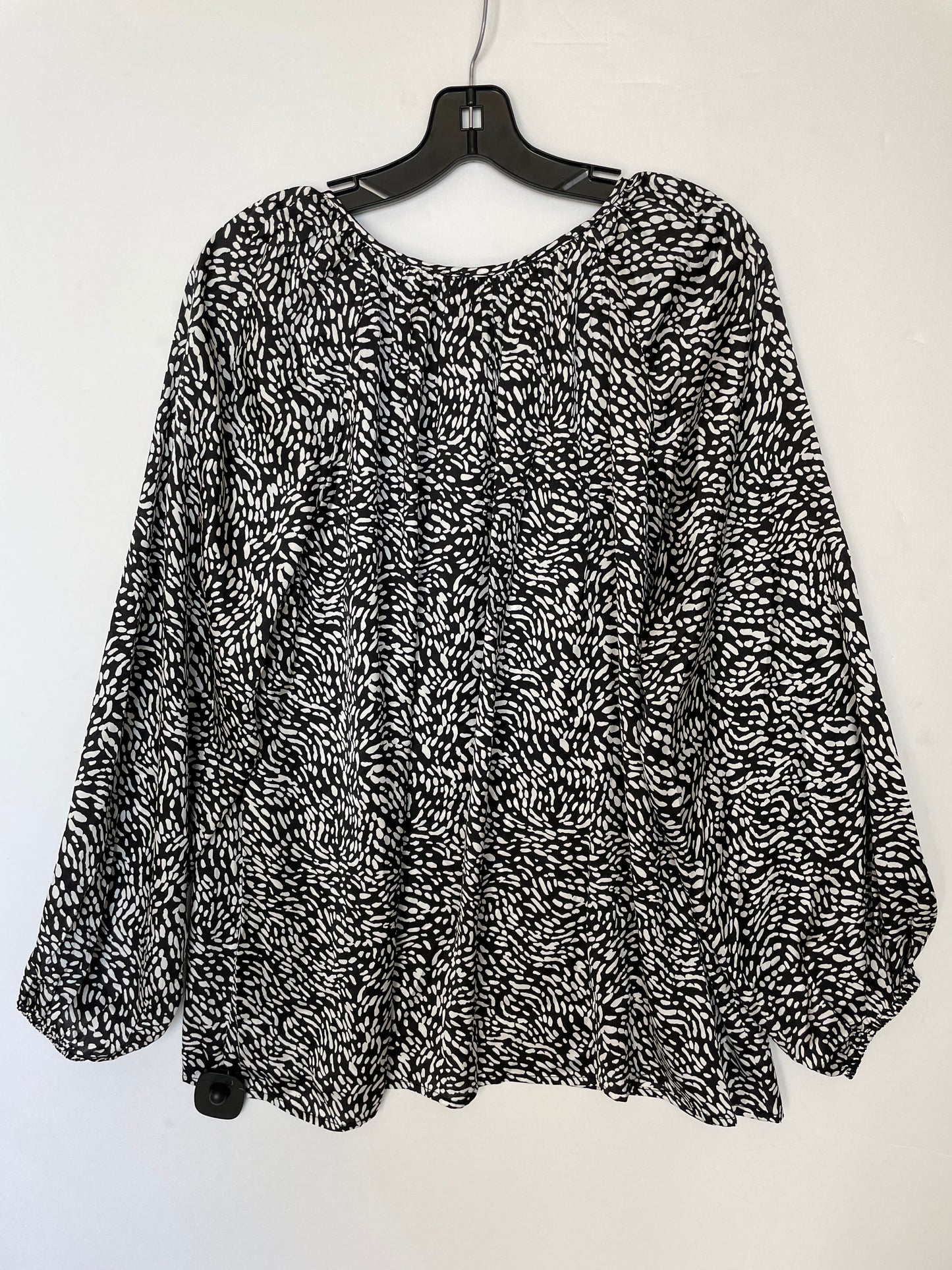 Top Long Sleeve By Belldini In Black & White, Size: Xl