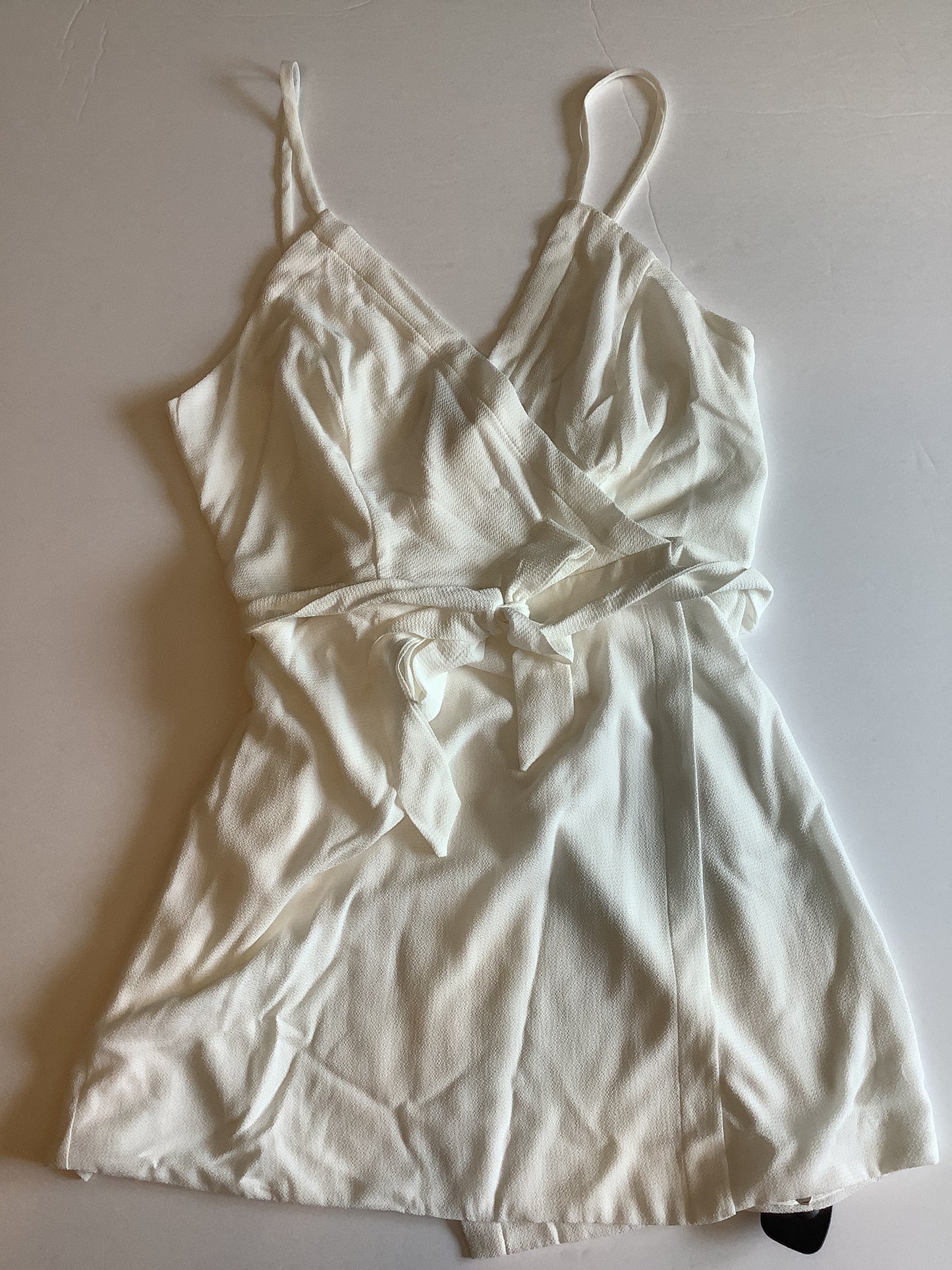 Dress Casual Short By Daytrip In White, Size: L