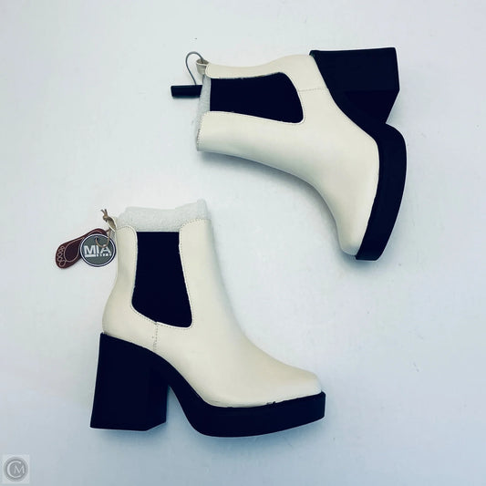 Boots Ankle Heels By Mia In Black & White, Size: 6.5