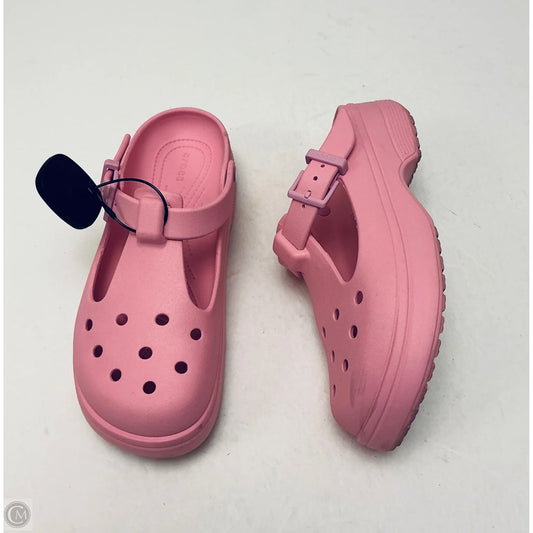 Sandals Flats By Crocs In Pink, Size: 9