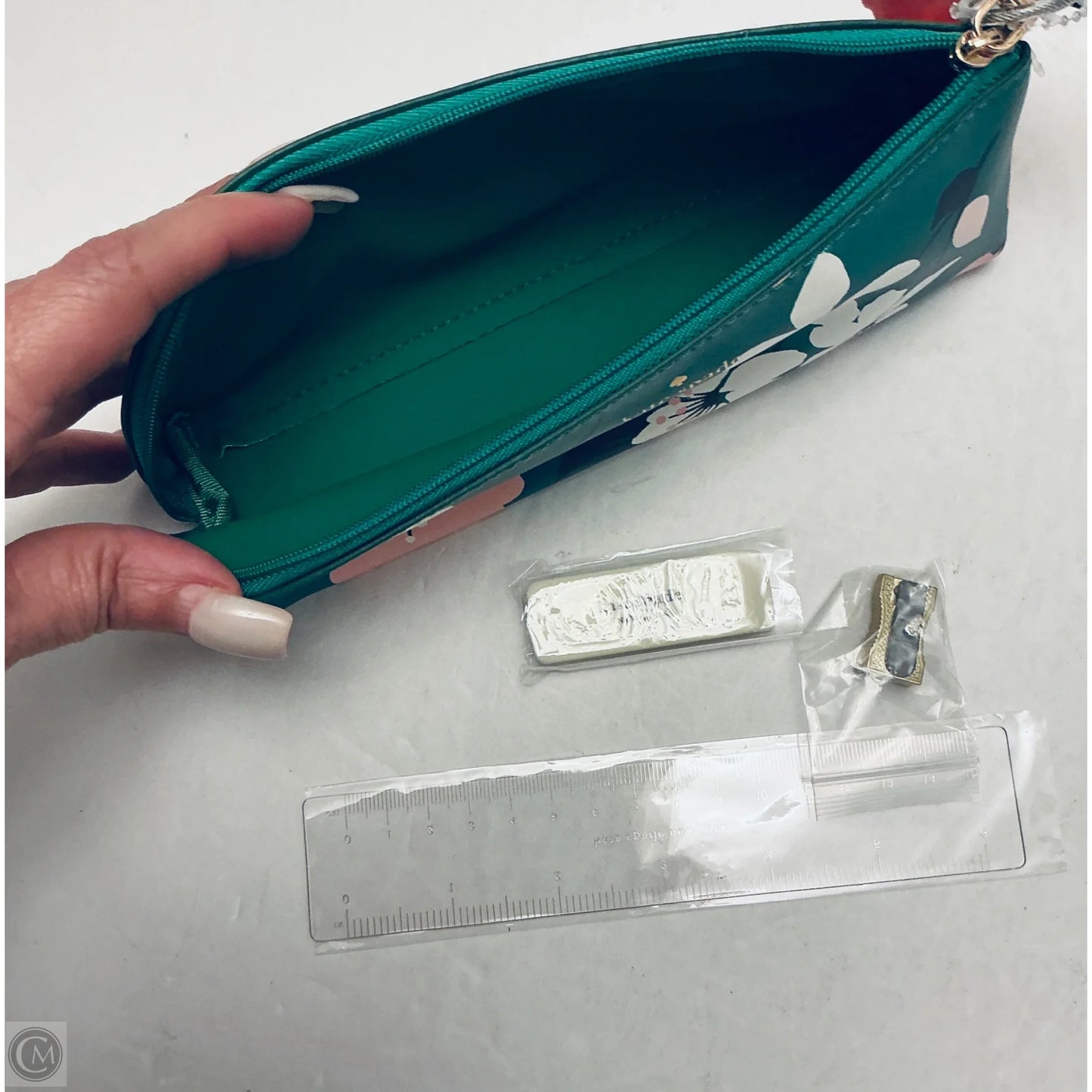 Makeup Bag Designer By Kate Spade, Size: Small